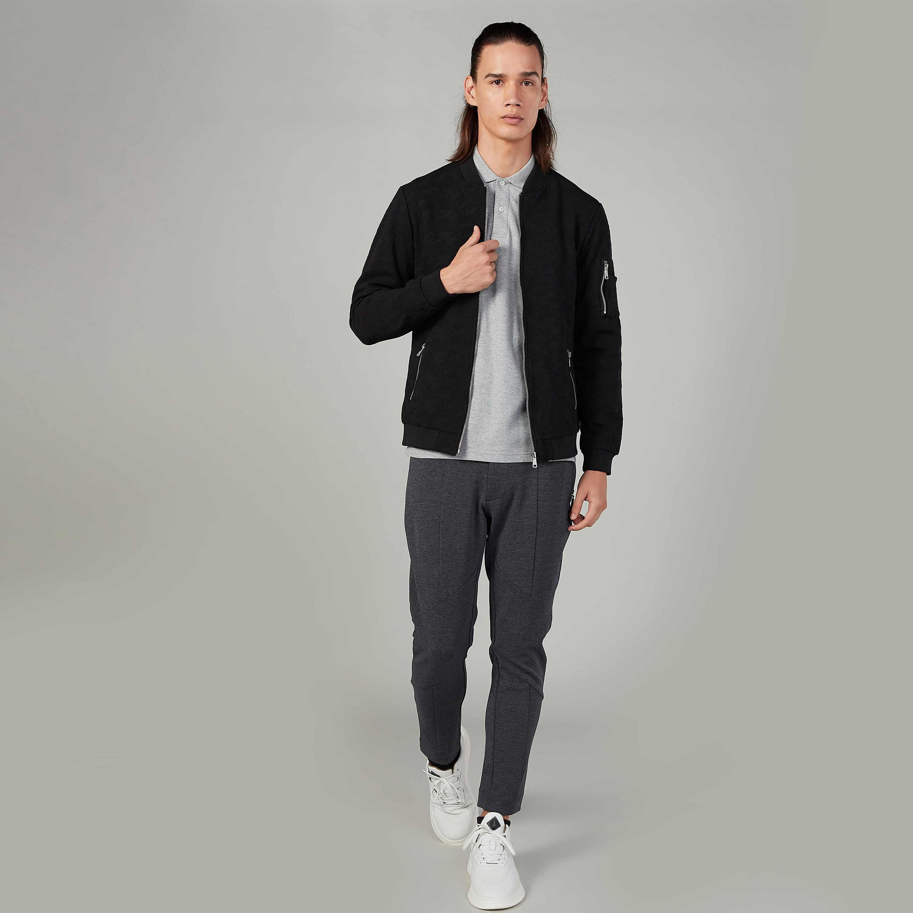 جاكيت بارز الملمس بأكمام طويلة وتفاصيل سحاب من آيكونيك-men-clothing-jacketsandblazers-jackets-image-2