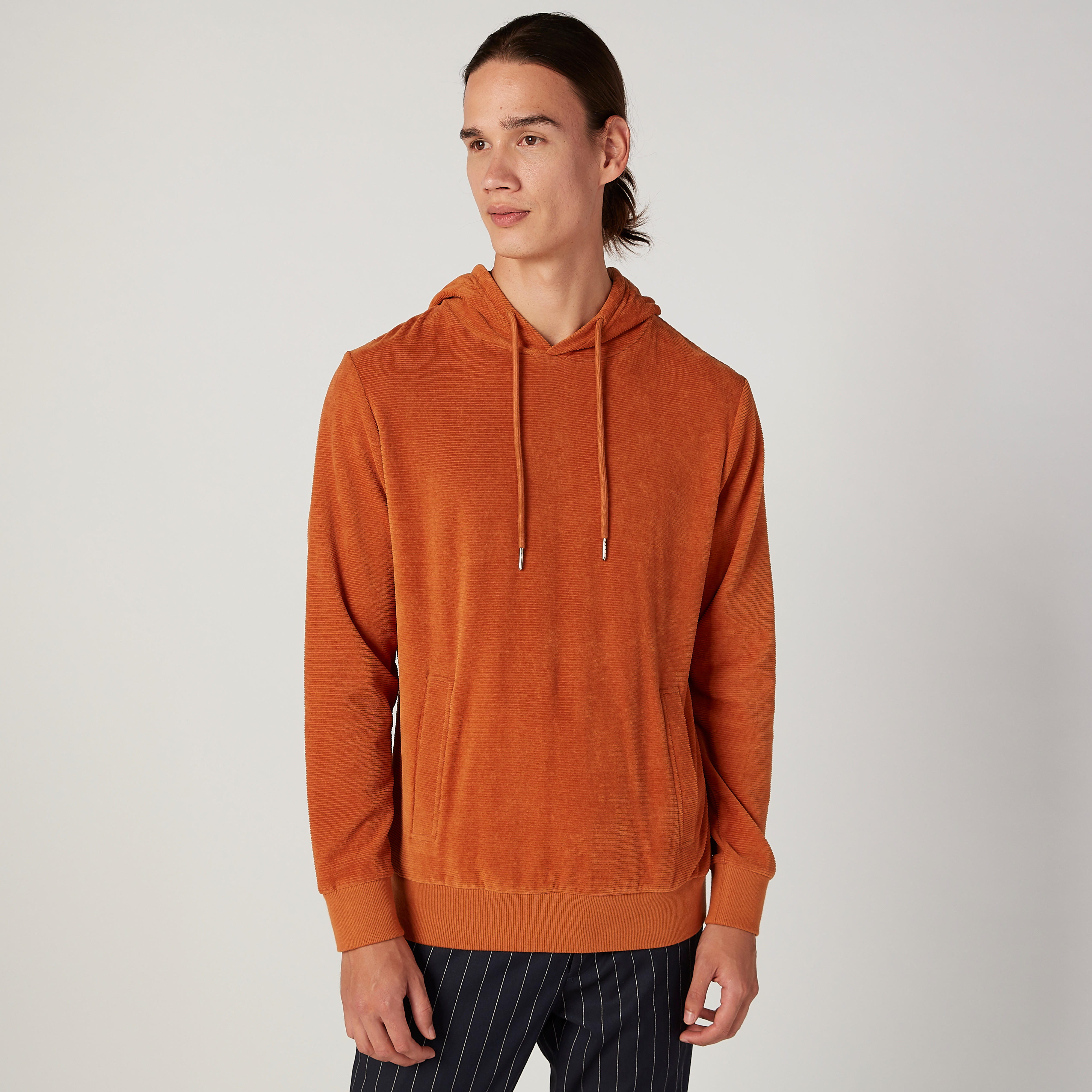 سويت شيرت سليم بارز الملمس بأكمام طويلة وقبعة من آيكونيك-men-winterwear-hoodiesandsweatshirts-image-1