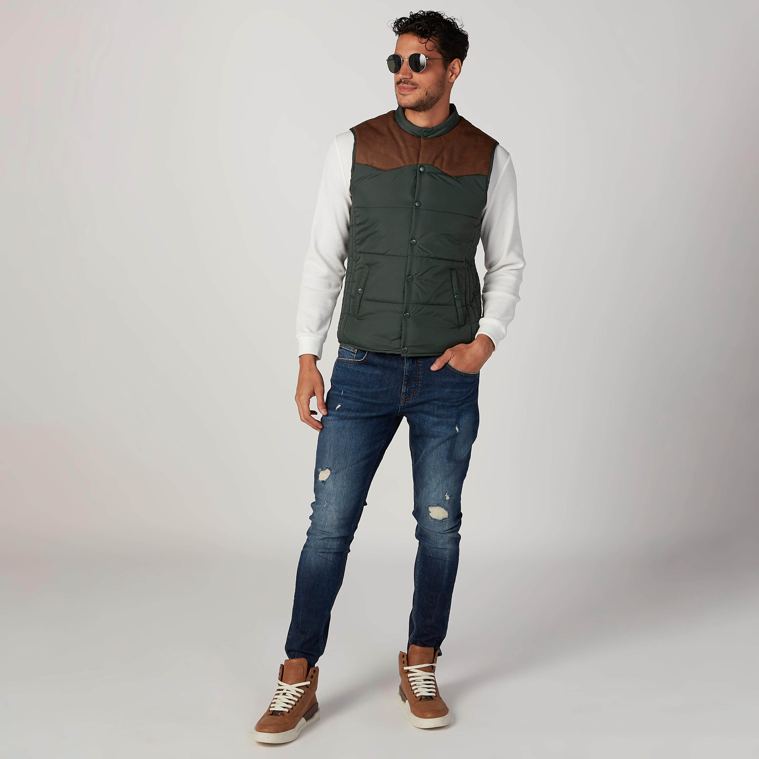 جاكيت سليم فيت بارز الملمس دون أكمام بجيوب من آيكونيك-men-clothing-jacketsandblazers-jackets-image-2