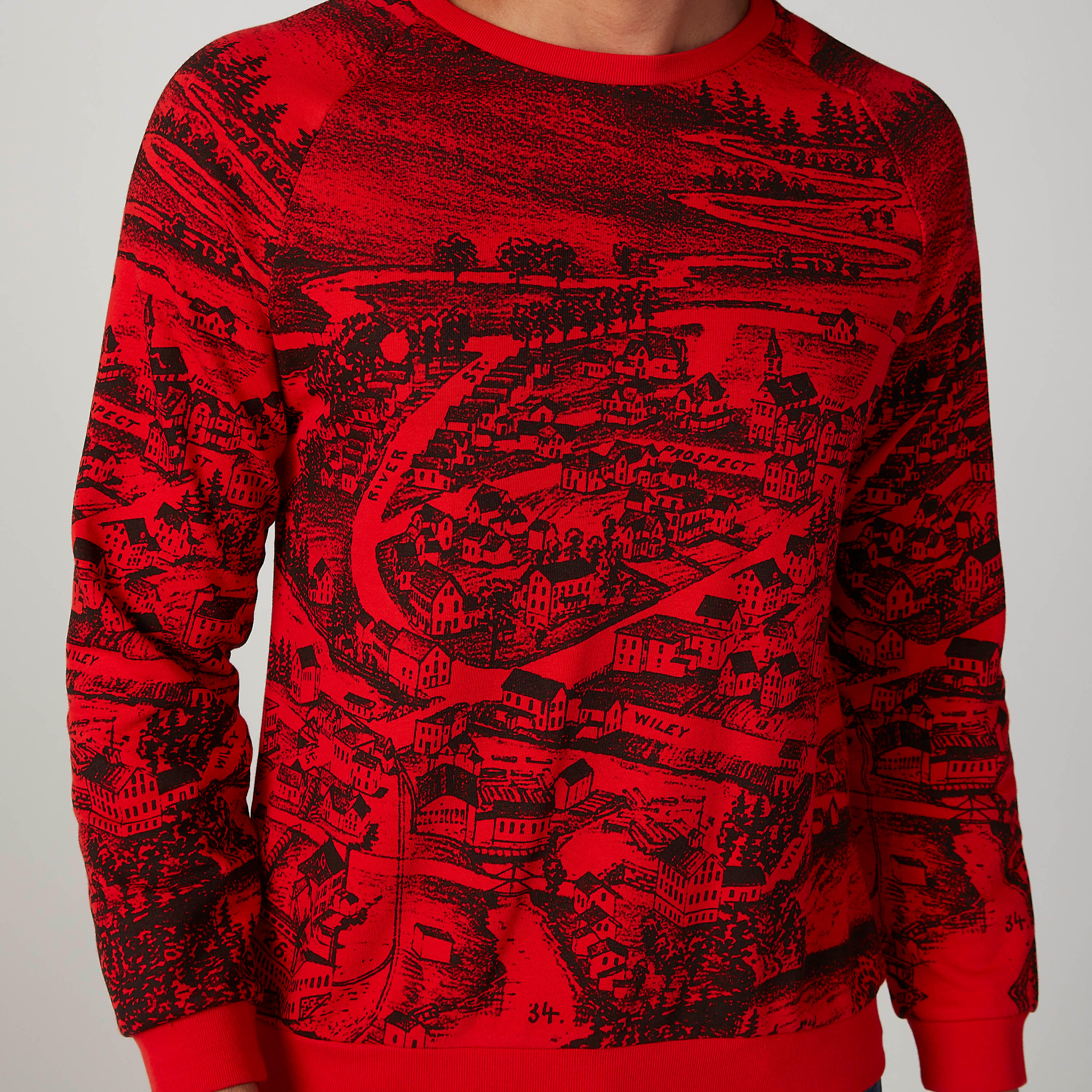 سويت شيرت سليم بياقة ضيّقة وأكمام طويلة وطبعات من آيكونيك-men-winterwear-hoodiesandsweatshirts-image-3