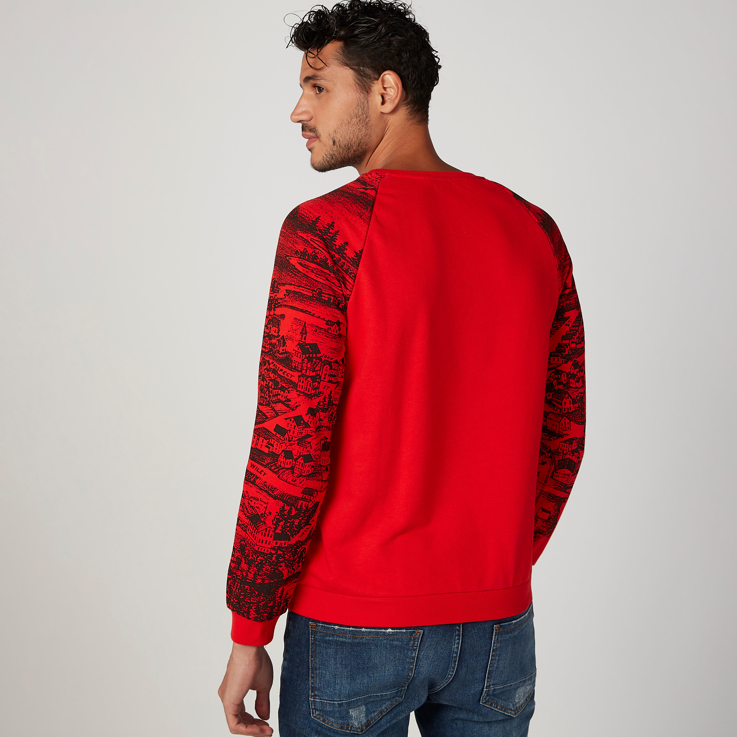 سويت شيرت سليم بياقة ضيّقة وأكمام طويلة وطبعات من آيكونيك-men-winterwear-hoodiesandsweatshirts-image-4