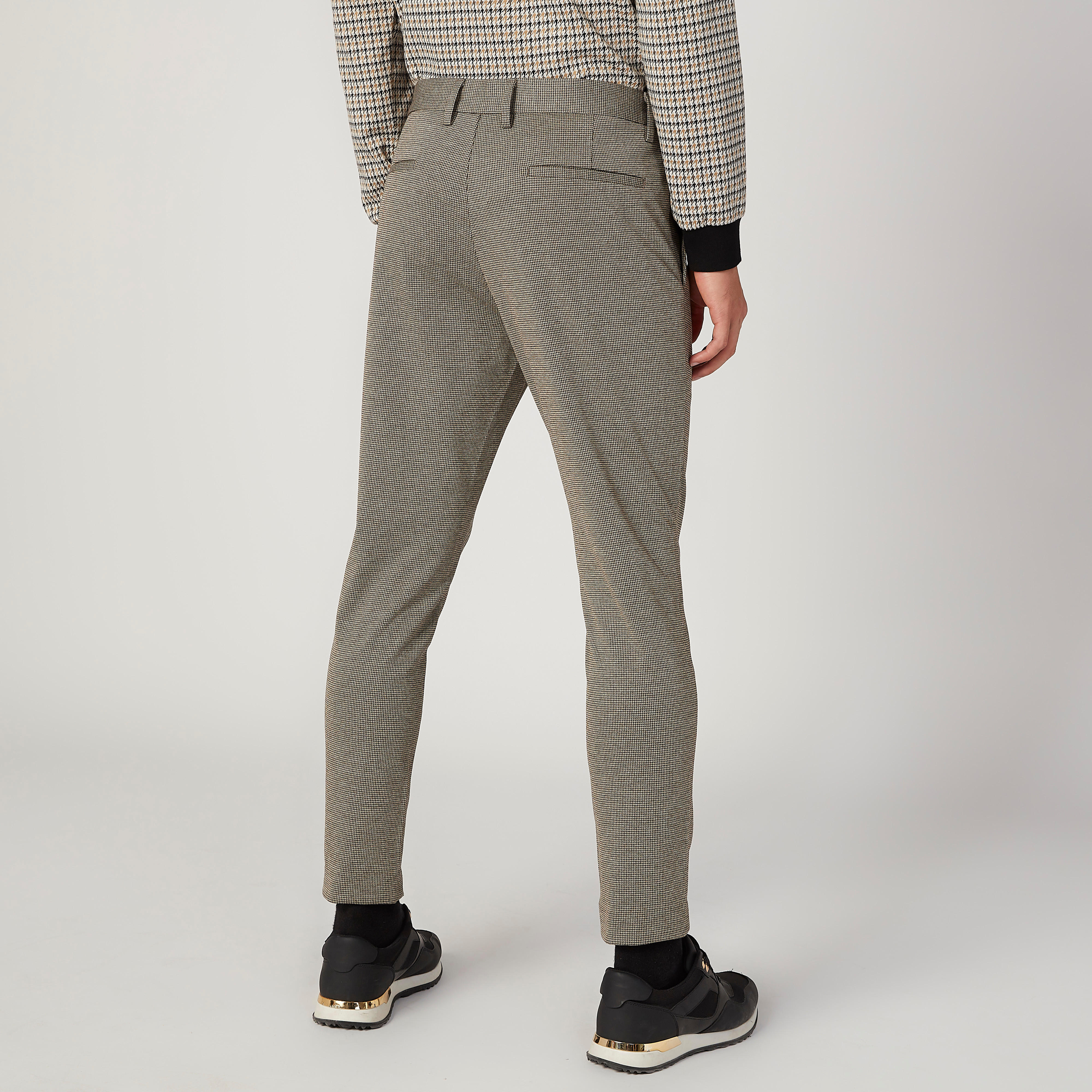 بنطلون سليم بارز الملمس بخصر متوسط الارتفاع وجيوب من آيكونيك-men-clothing-bottoms-trousersandchinos-trousers-image-4