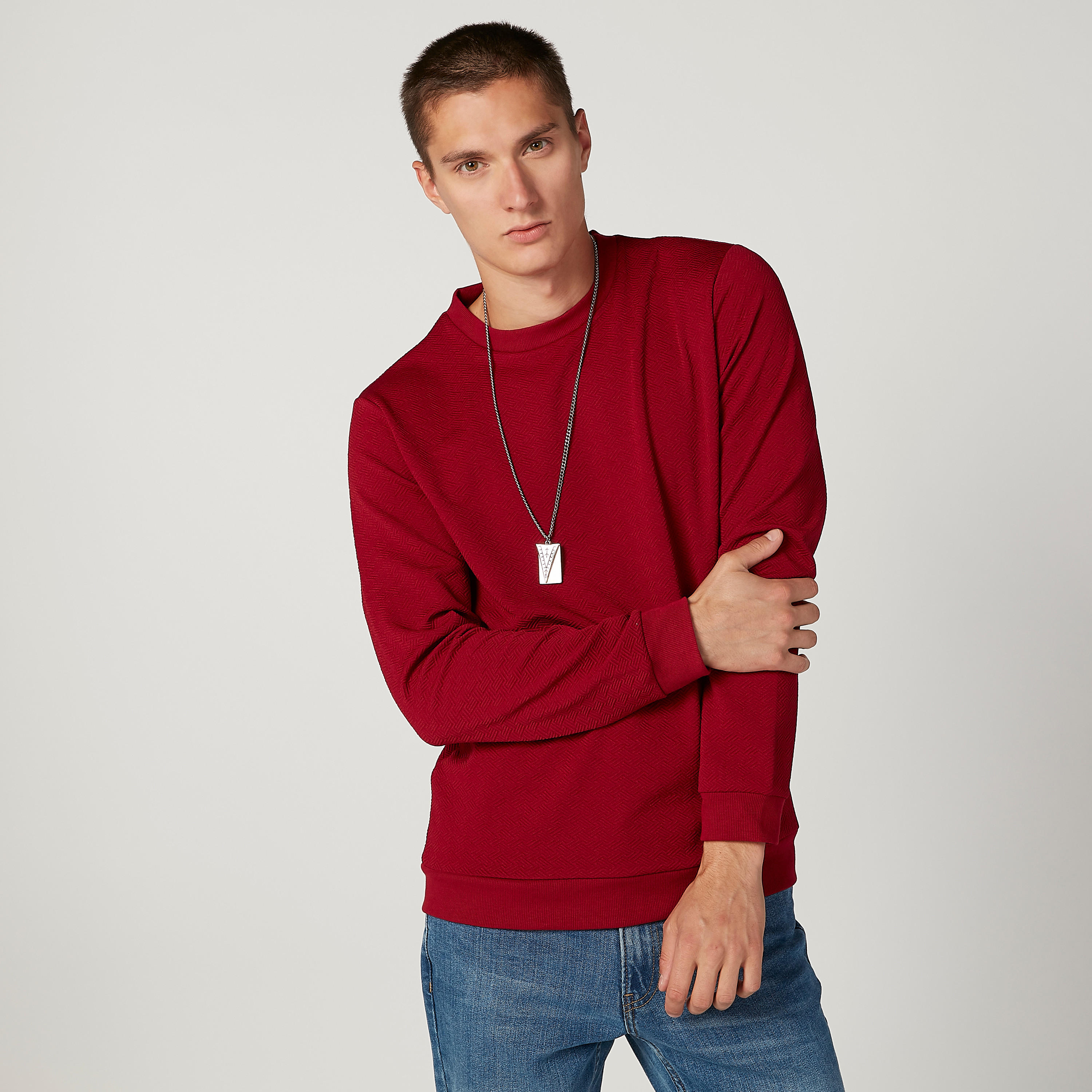 سويت شيرت سليم بارز الملمس بياقة مستديرة وأكمام طويلة من آيكونيك-men-winterwear-hoodiesandsweatshirts-image-1