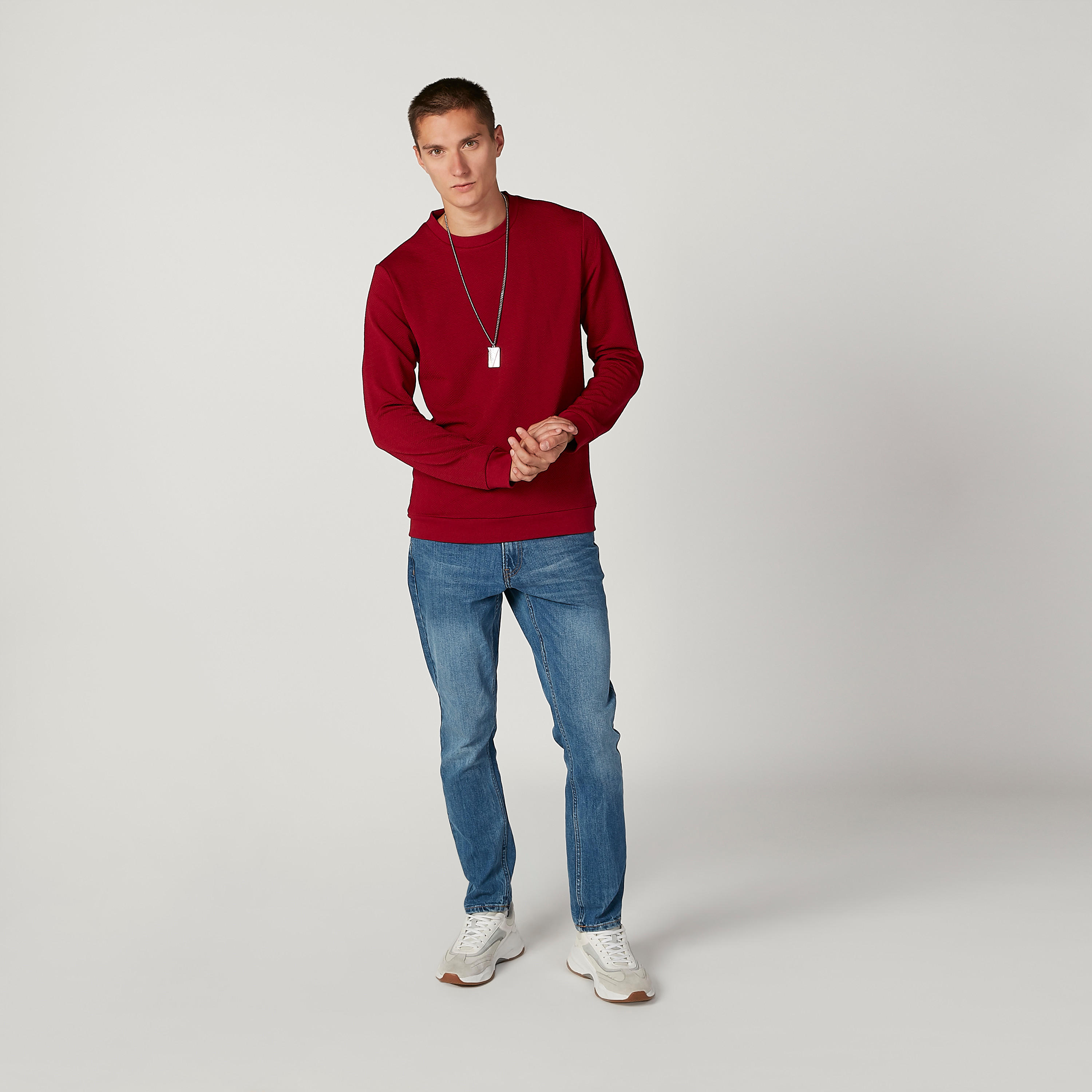 سويت شيرت سليم بارز الملمس بياقة مستديرة وأكمام طويلة من آيكونيك-men-winterwear-hoodiesandsweatshirts-image-2