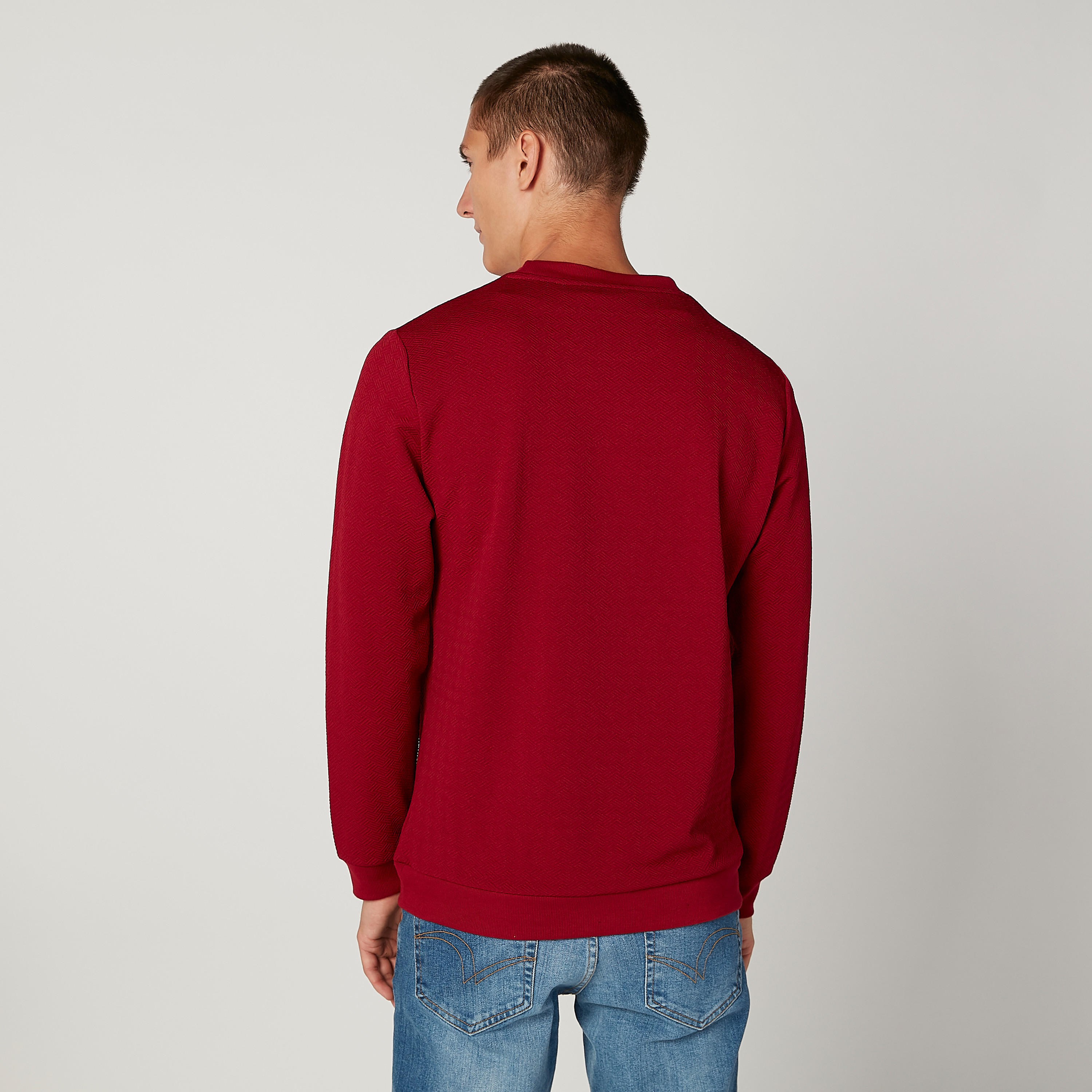 سويت شيرت سليم بارز الملمس بياقة مستديرة وأكمام طويلة من آيكونيك-men-winterwear-hoodiesandsweatshirts-image-4