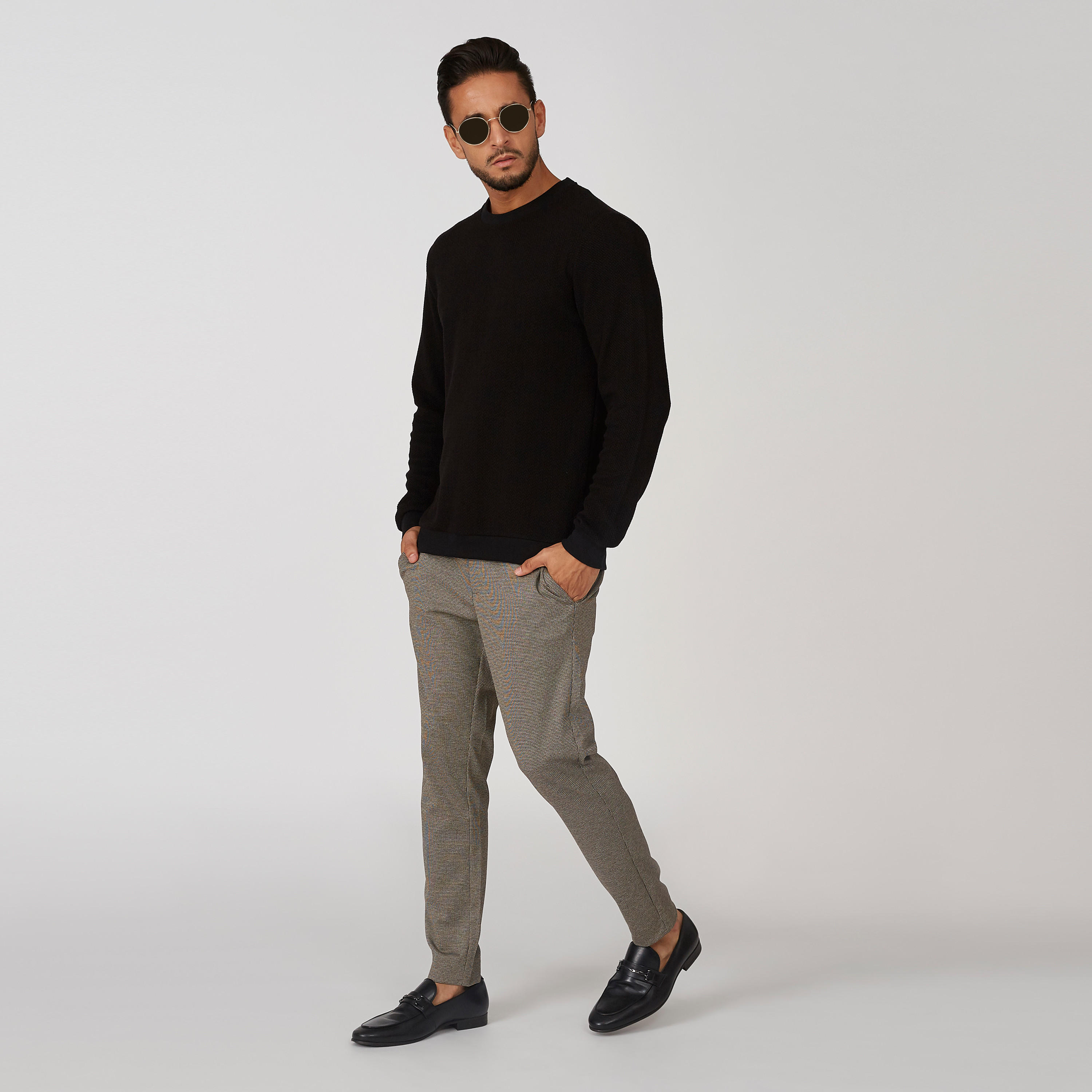 سويت شيرت سليم بارز الملمس بياقة مستديرة وأكمام طويلة من آيكونيك-men-winterwear-hoodiesandsweatshirts-image-2