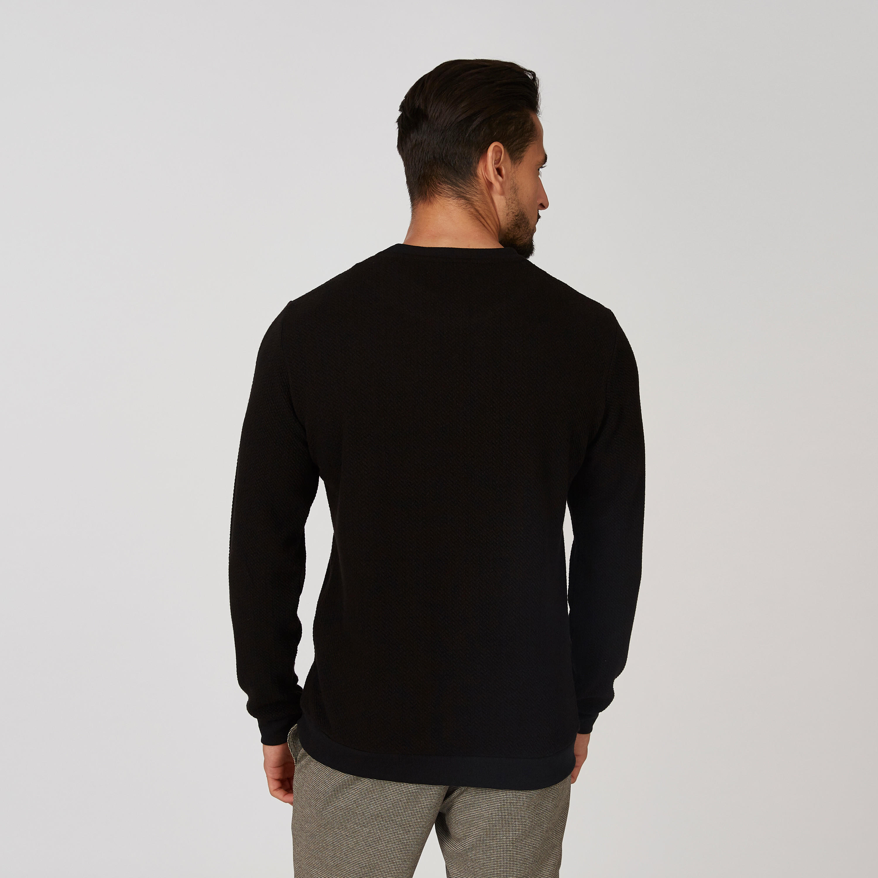 سويت شيرت سليم بارز الملمس بياقة مستديرة وأكمام طويلة من آيكونيك-men-winterwear-hoodiesandsweatshirts-image-3