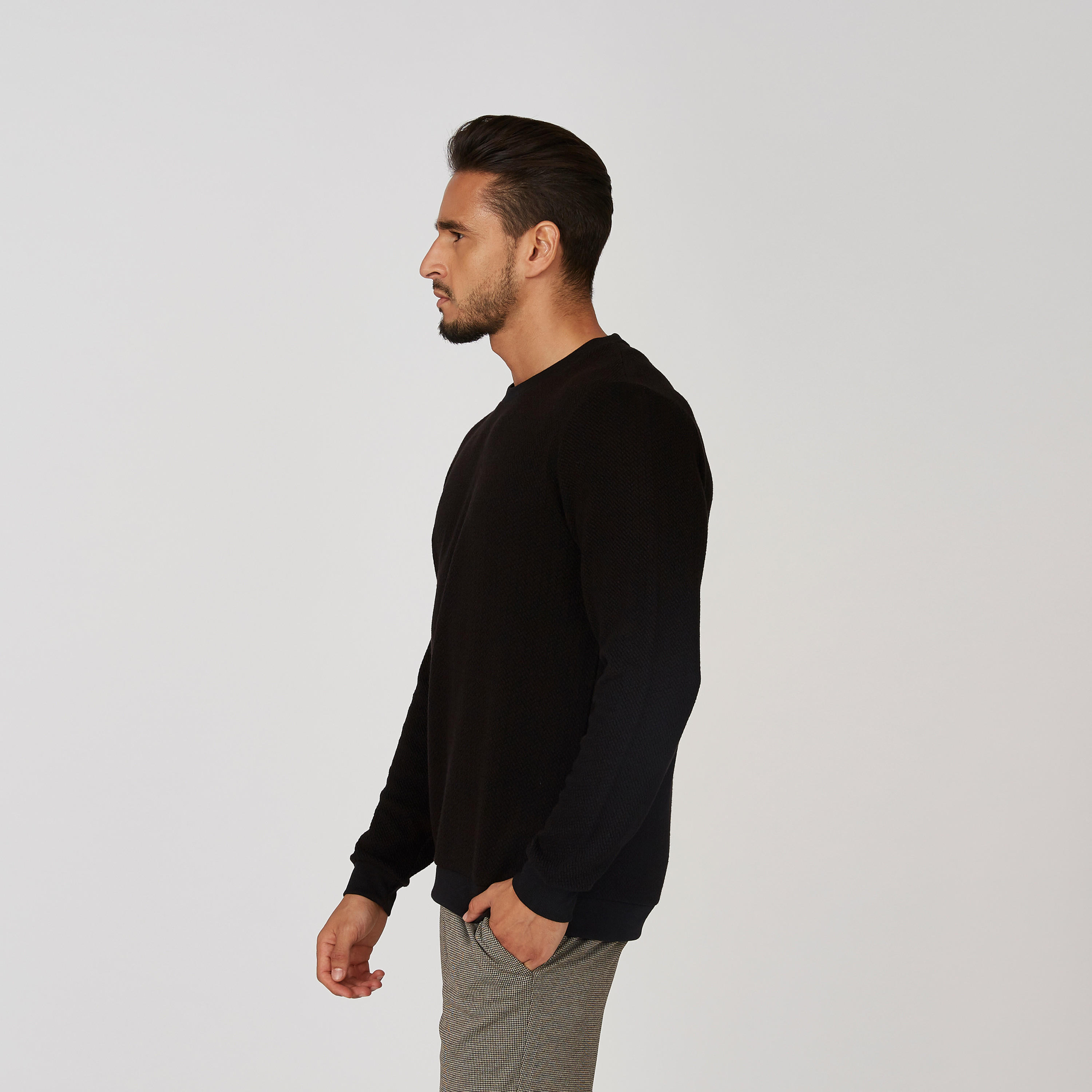سويت شيرت سليم بارز الملمس بياقة مستديرة وأكمام طويلة من آيكونيك-men-winterwear-hoodiesandsweatshirts-image-5