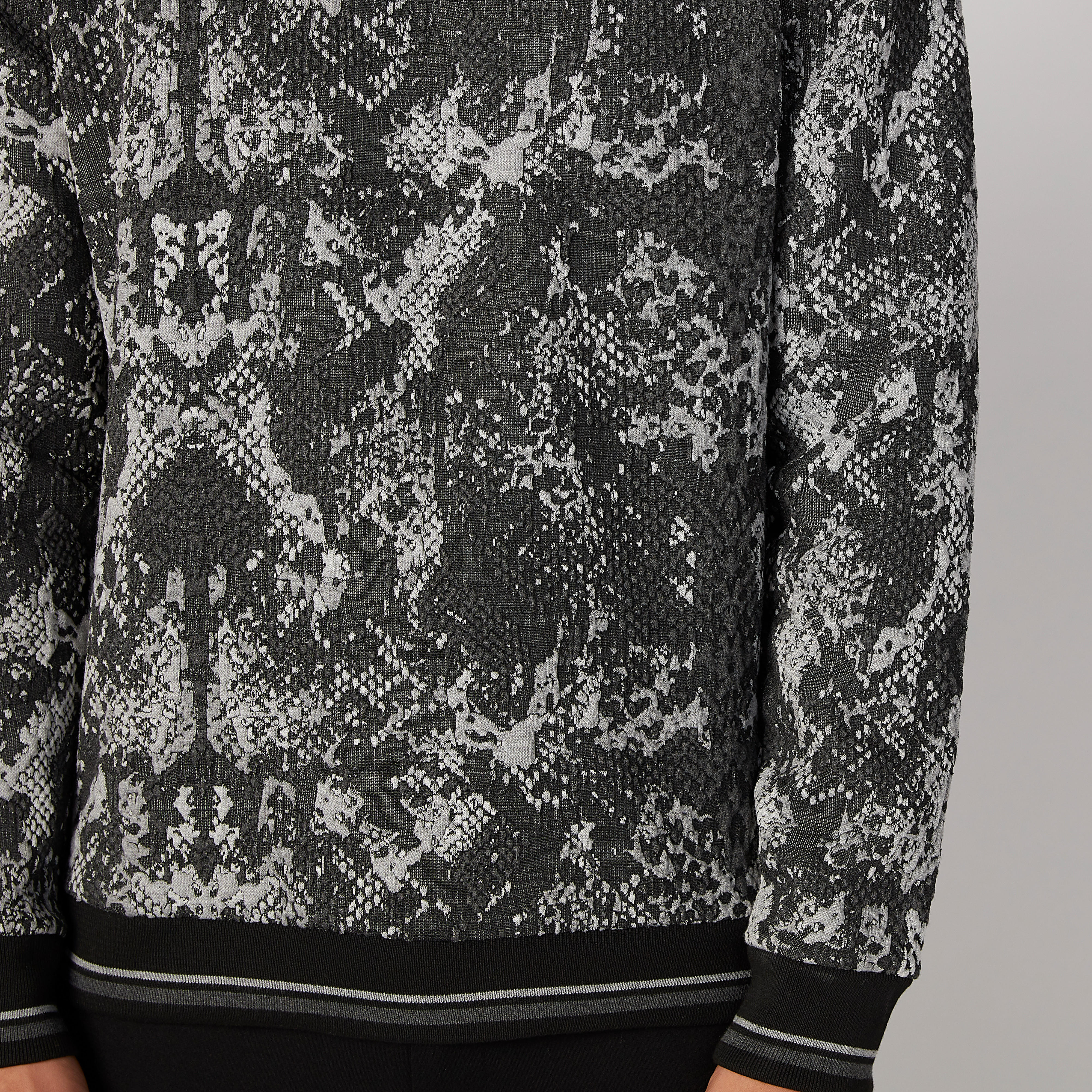 Iconic Textured Sweatshirt with Crew Neck and Long Sleeves-men-winterwear-hoodiesandsweatshirts-image-3