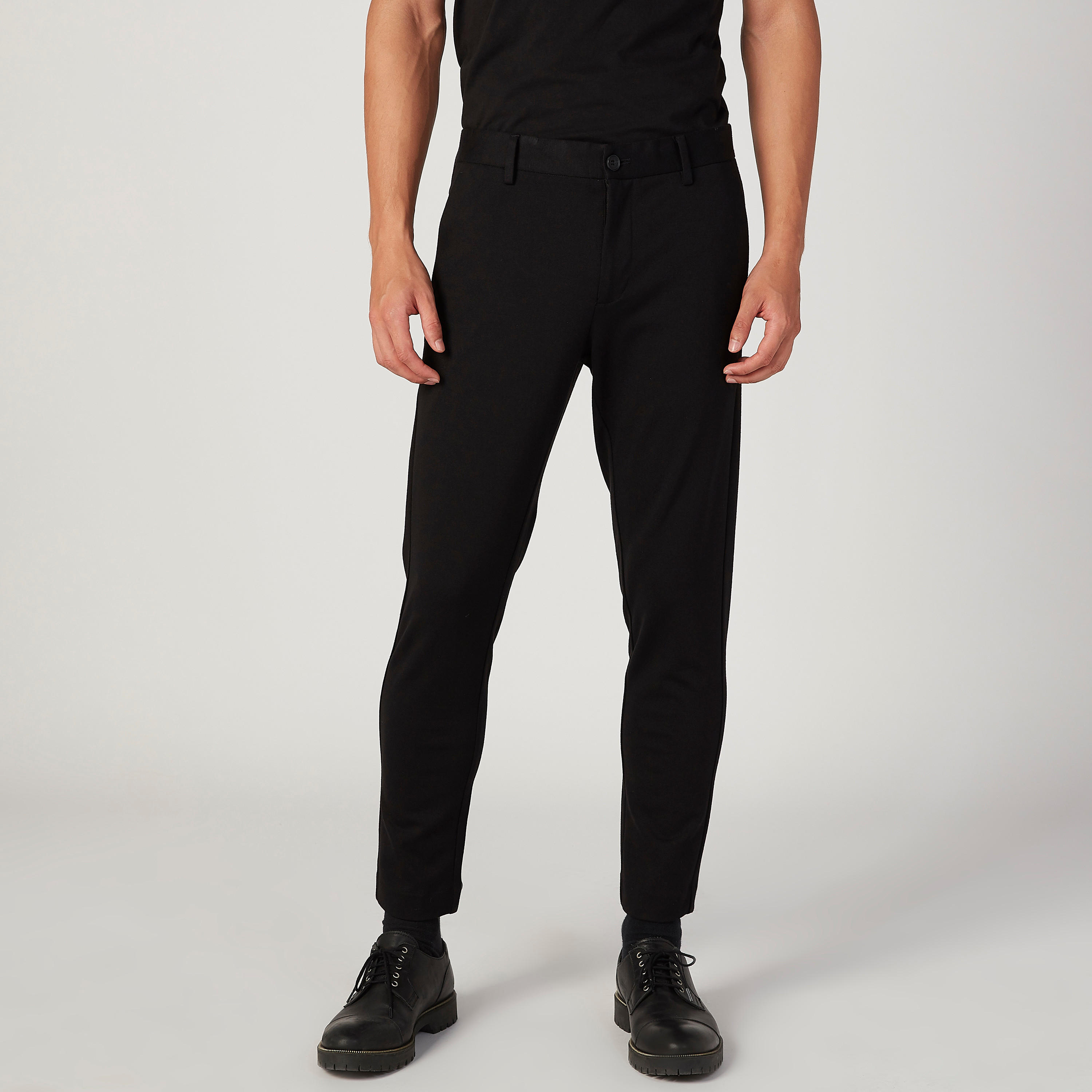 بنطلون سادة بقصّة سليم وخصر متوسط الارتفاع وجيوب من آيكونيك-men-clothing-bottoms-trousersandchinos-trousers-image-1