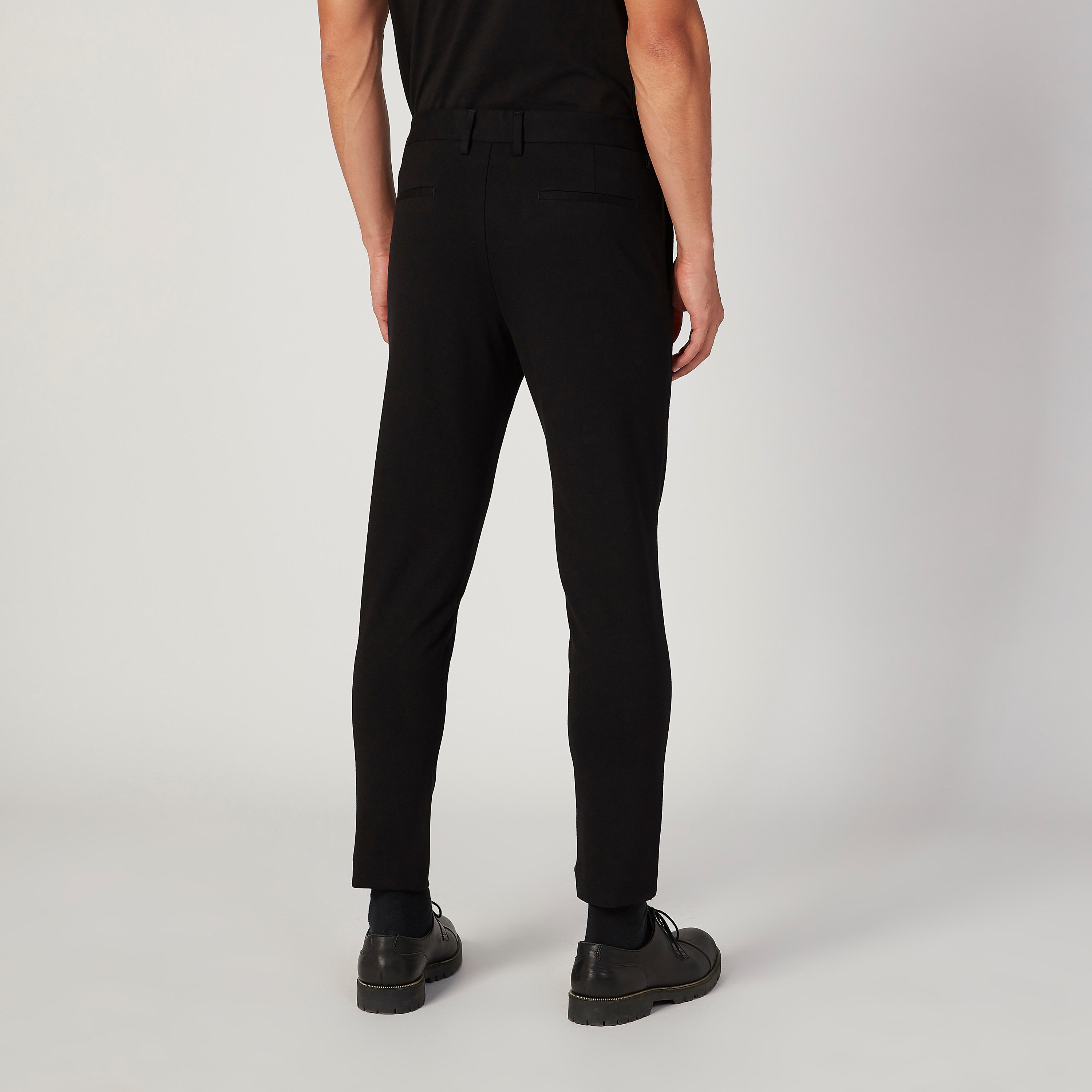 بنطلون سادة بقصّة سليم وخصر متوسط الارتفاع وجيوب من آيكونيك-men-clothing-bottoms-trousersandchinos-trousers-image-4