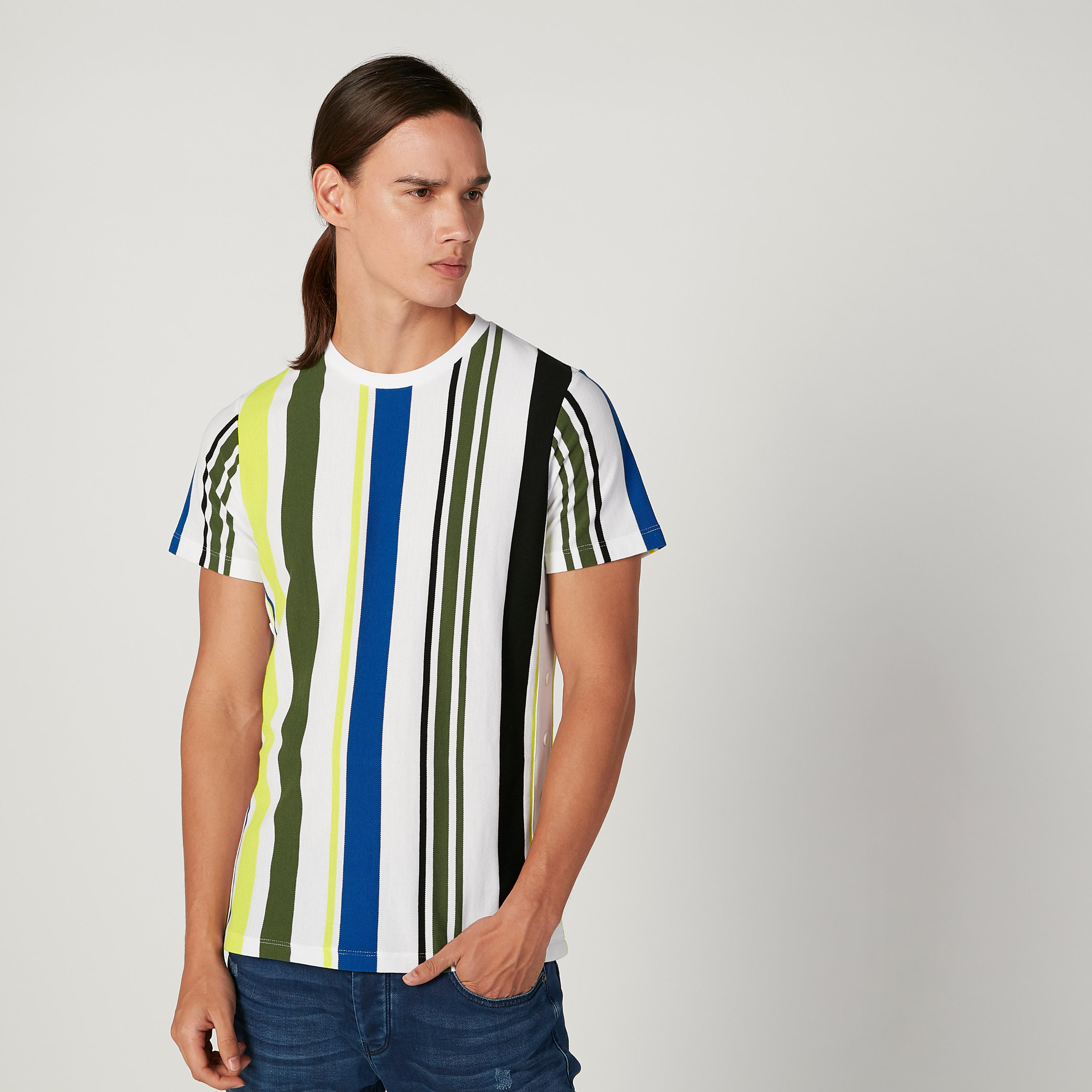 تيشيرت سليم مخطط بياقة ضيّقة وأكمام قصيرة من آيكونيك-men-clothing-tshirtsandpolos-tshirts-image-1