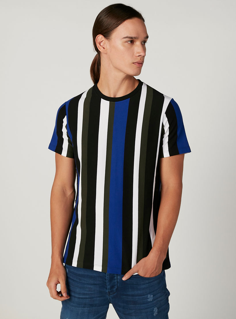 تيشيرت سليم مخطط بياقة ضيّقة وأكمام قصيرة من آيكونيك-men-clothing-tshirtsandpolos-tshirts-image-1