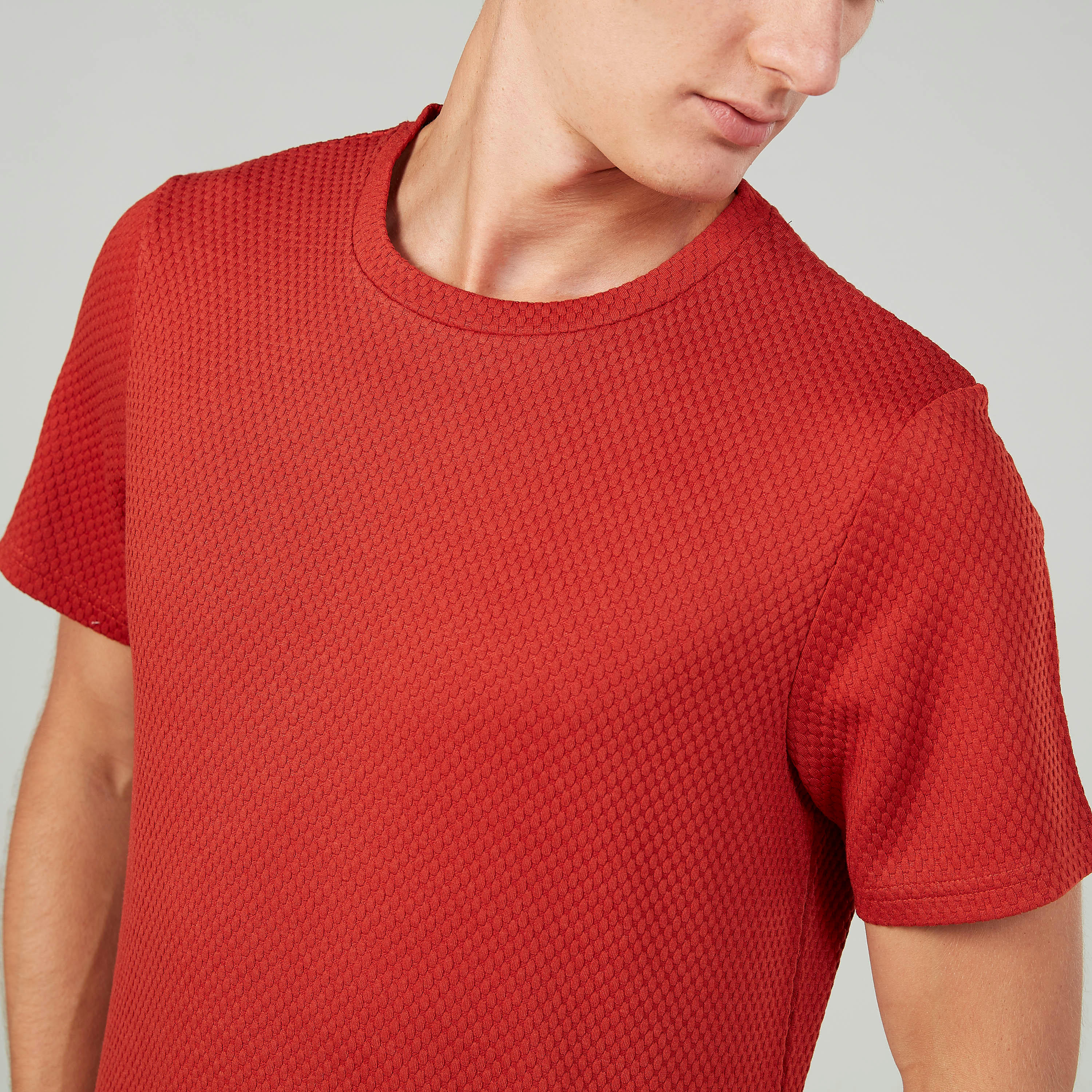 تيشيرت سليم بارز الملمس بياقة مستديرة وأكمام قصيرة من آيكونيك-men-clothing-tshirtsandpolos-tshirts-image-3