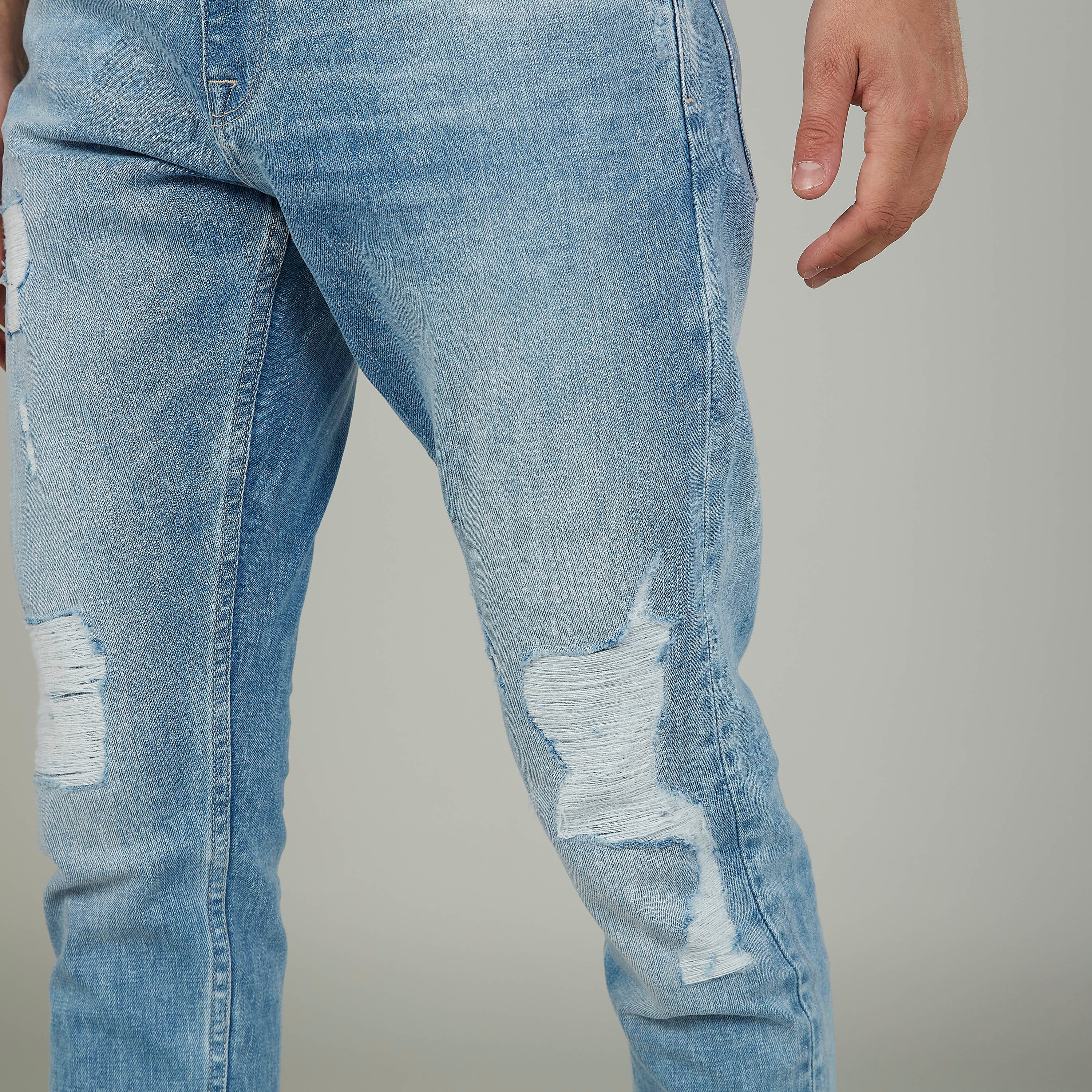 بنطلون جينز ممزق طويل بقصّة سليم وخصر متوسط الارتفاع وجيوب من آيكونيك-men-clothing-bottoms-jeans-image-3