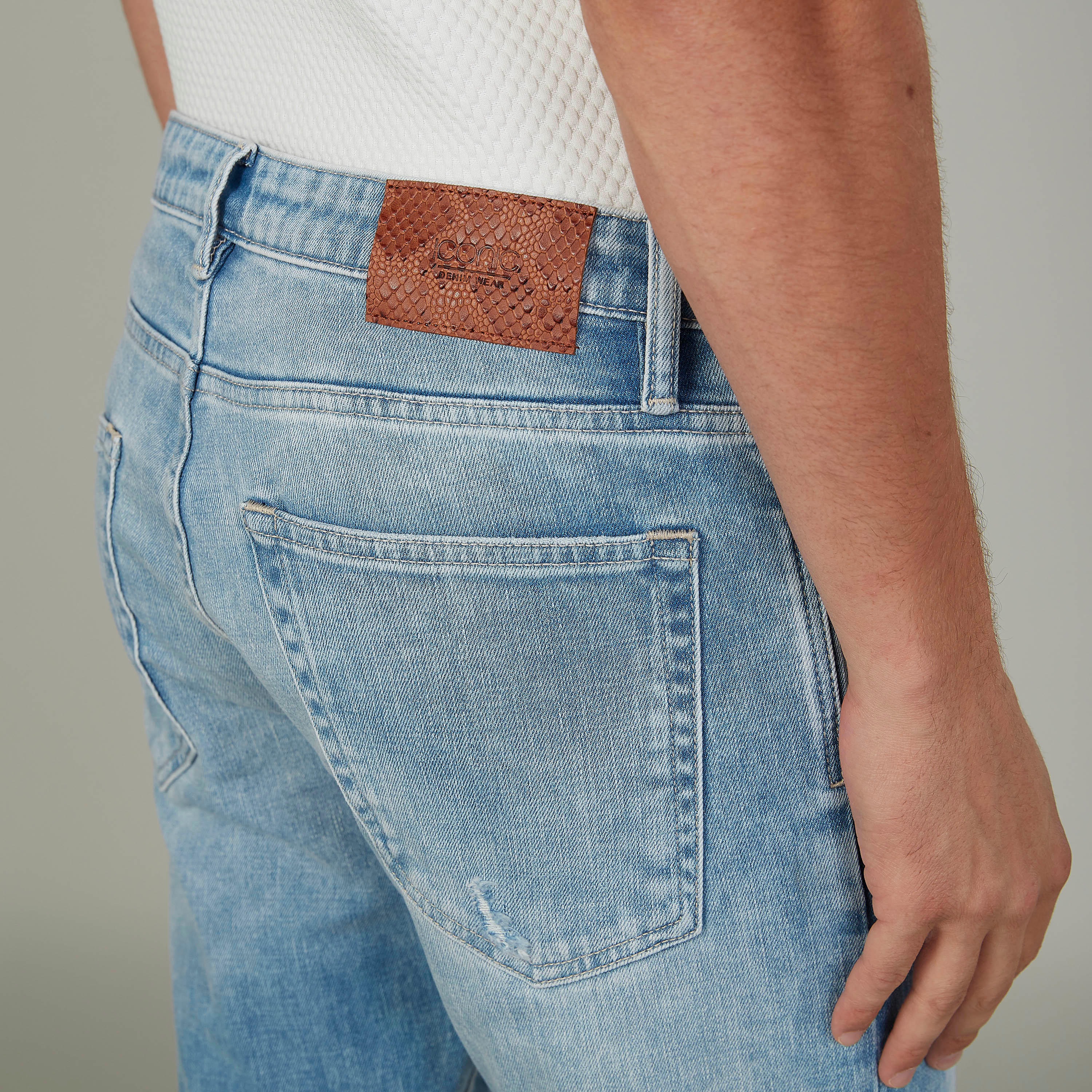 بنطلون جينز ممزق طويل بقصّة سليم وخصر متوسط الارتفاع وجيوب من آيكونيك-men-clothing-bottoms-jeans-image-5