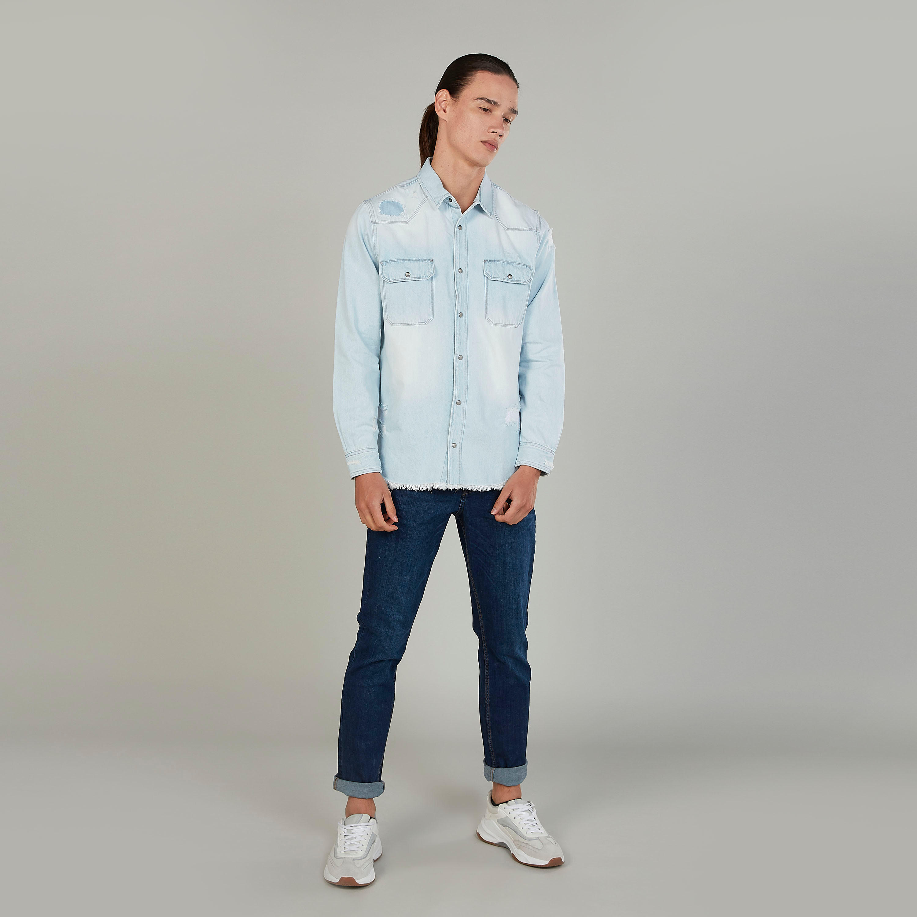 قميص سادة بقصة سليم بأكمام طويلة وجيوب من آيكونيك-men-clothing-shirts-image-3