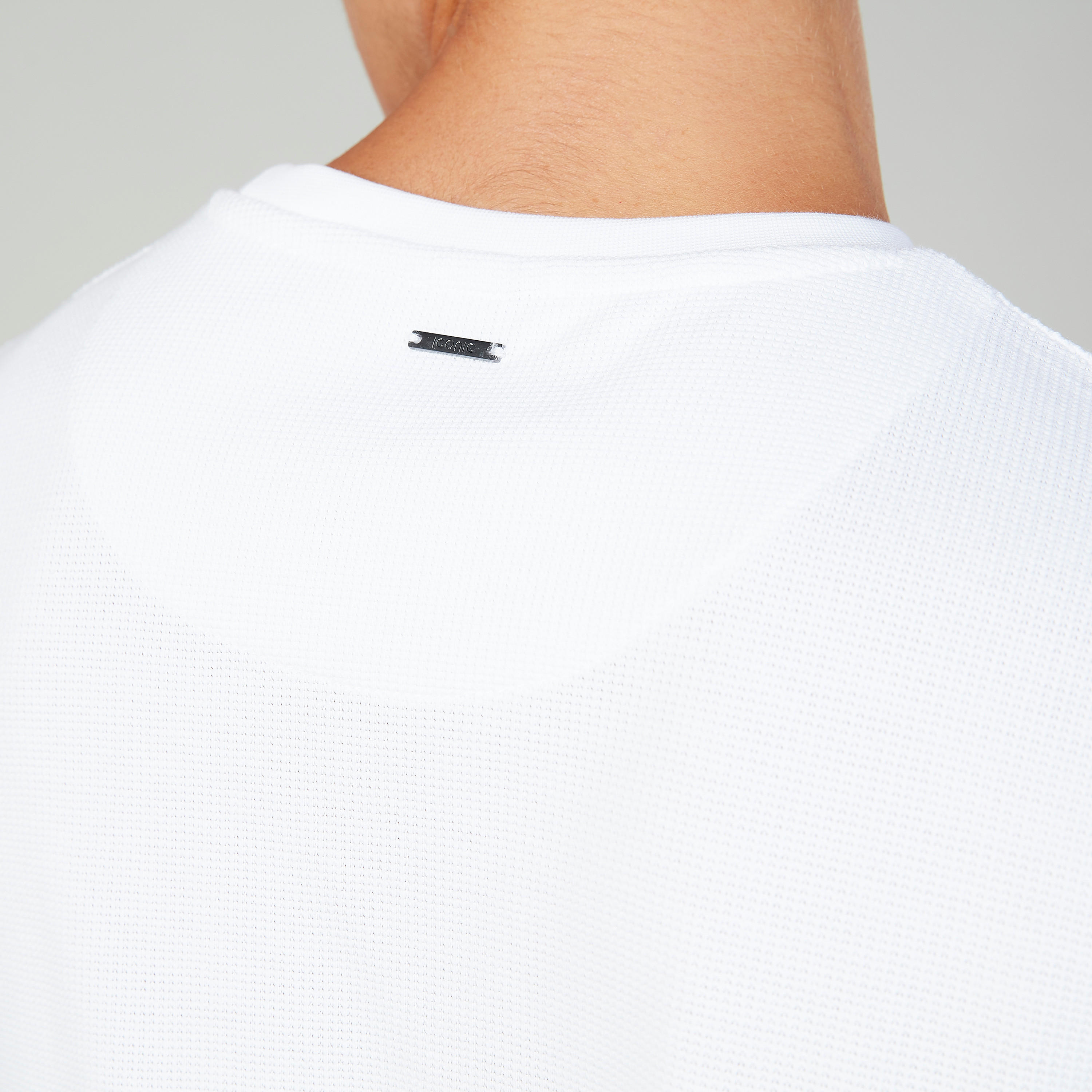 تيشيرت بأكمام قصيرة وياقة ضيقة من آيكونيك-men-clothing-tshirtsandpolos-tshirts-image-3