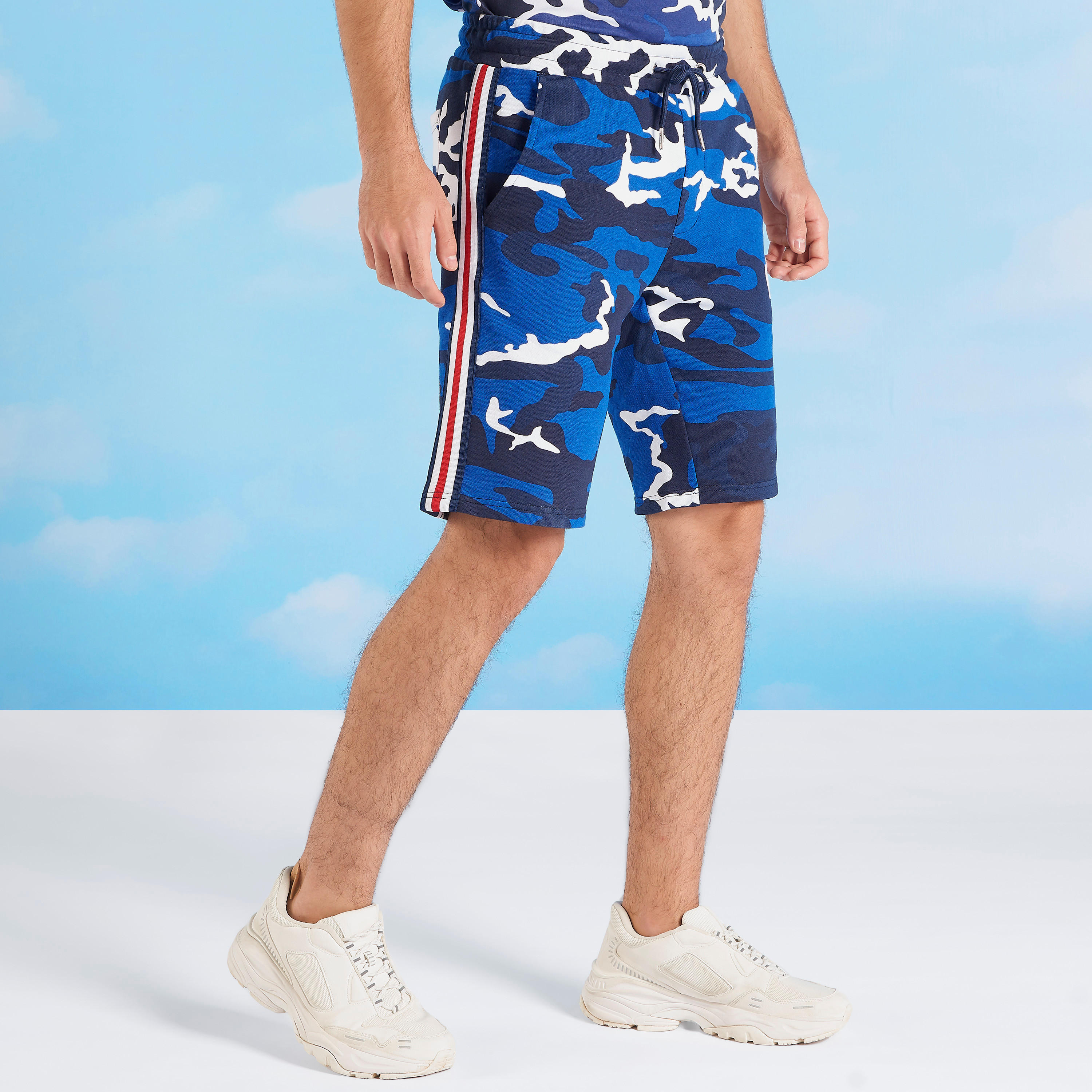 شورت سليم سادة بخصر مطّاطي متوسط الارتفاع من آيكونيك-men-clothing-bottoms-shorts-image-1