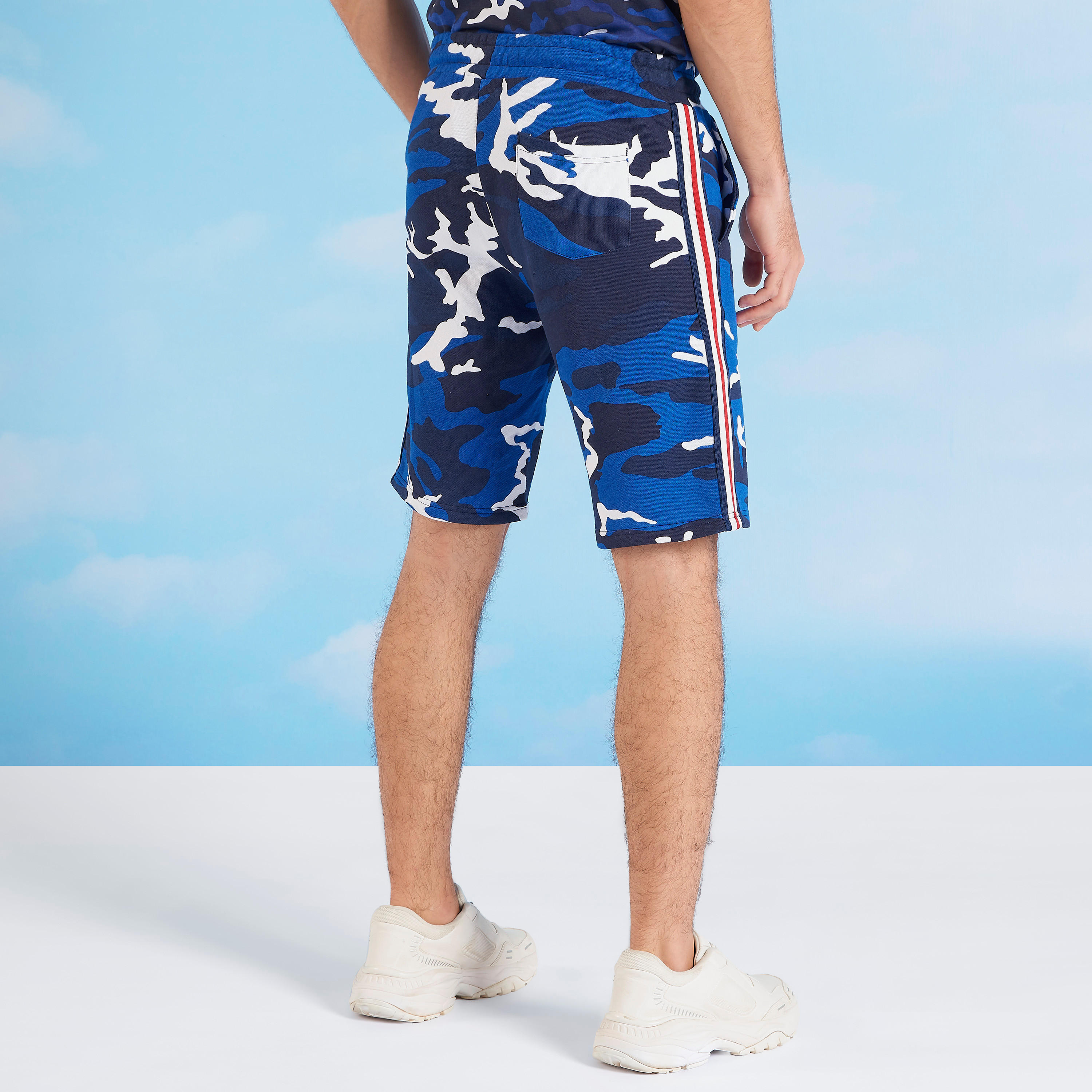 شورت سليم سادة بخصر مطّاطي متوسط الارتفاع من آيكونيك-men-clothing-bottoms-shorts-image-5