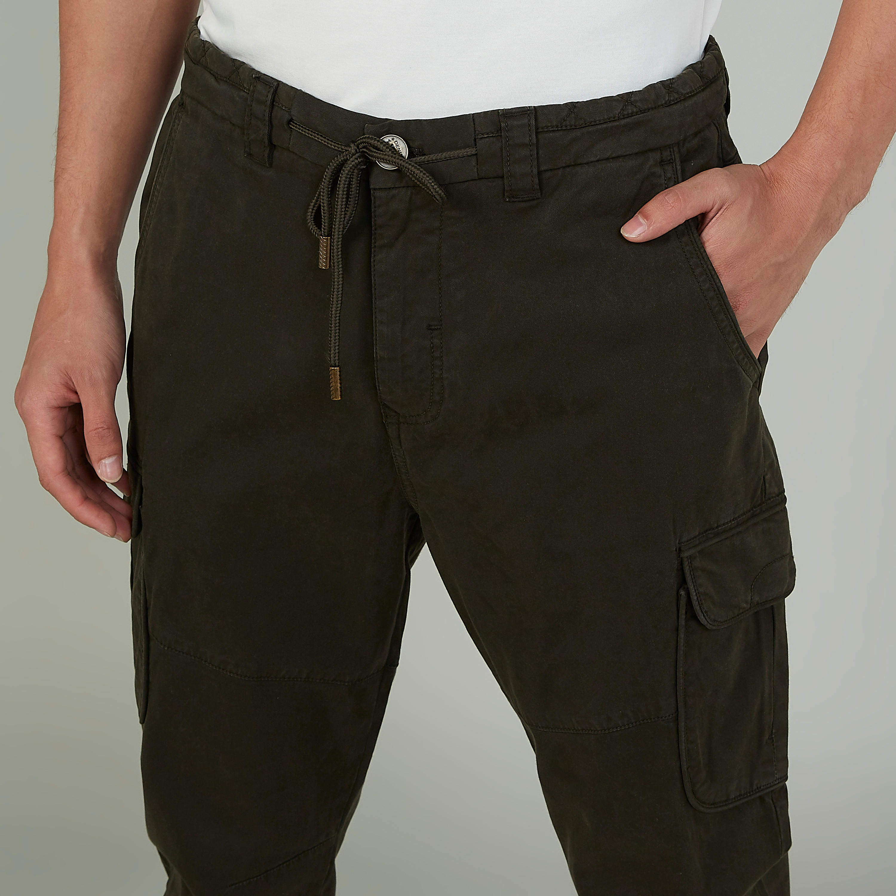 بنطال كارجو سليم بخصر متوسط الارتفاع من آيكونيك-men-clothing-bottoms-trousersandchinos-trousers-image-3