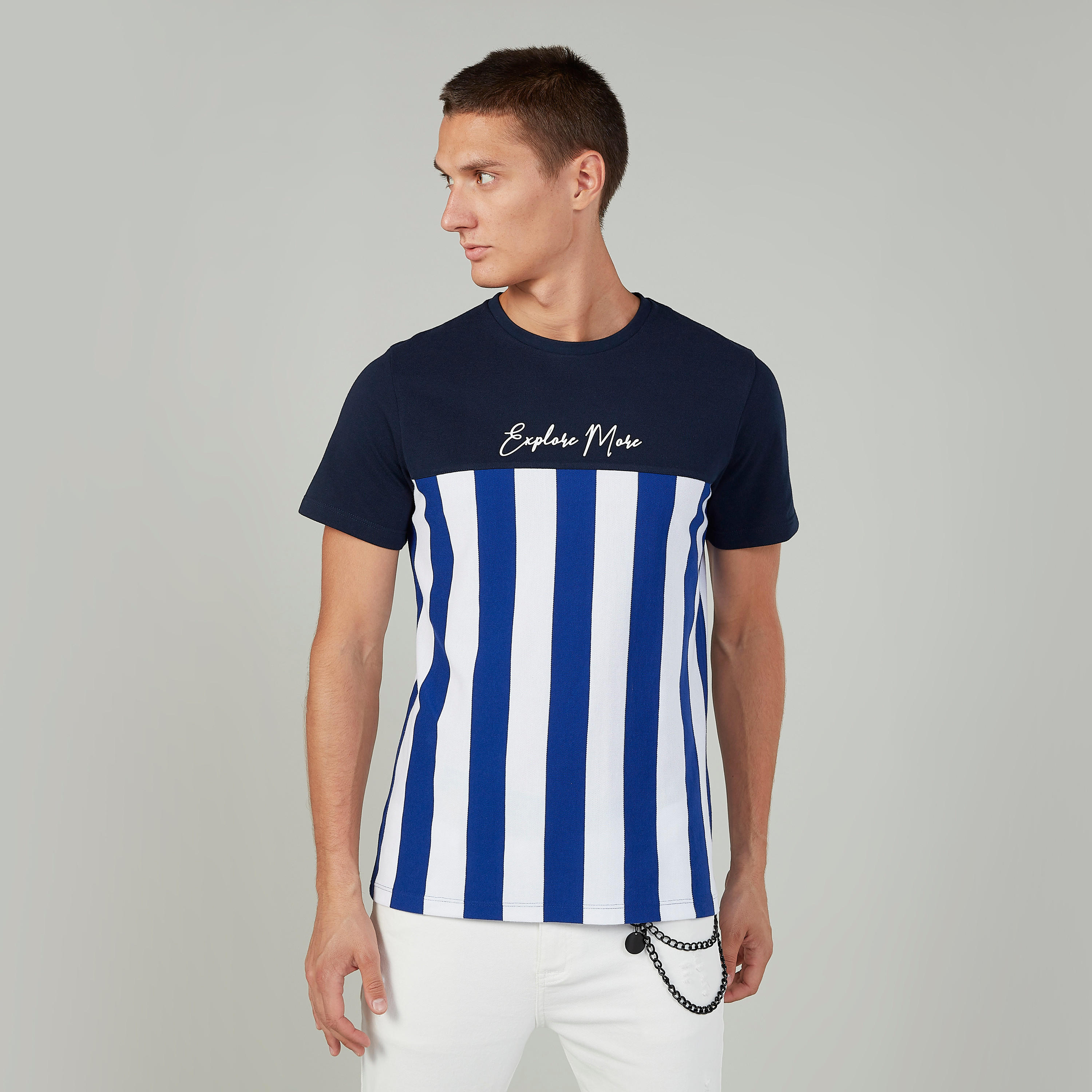 تيشيرت سليم مقلّم بياقة مستديرة وأكمام قصيرة من آيكونيك-men-clothing-tshirtsandpolos-tshirts-image-1