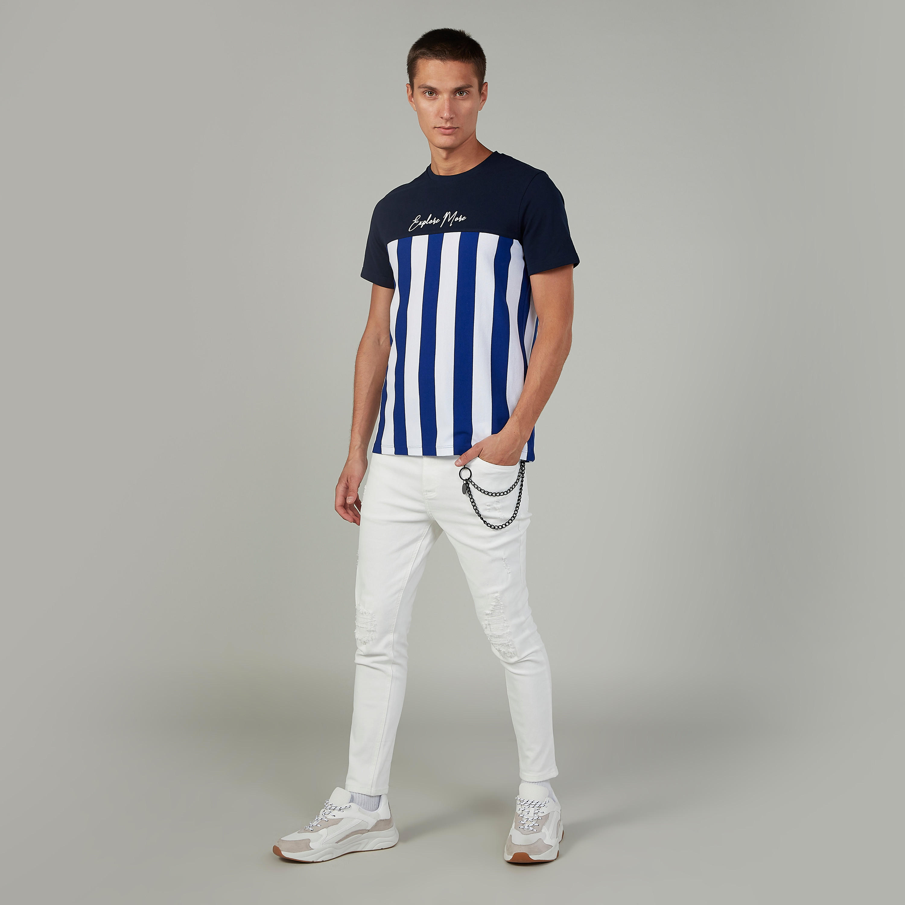 تيشيرت سليم مقلّم بياقة مستديرة وأكمام قصيرة من آيكونيك-men-clothing-tshirtsandpolos-tshirts-image-2