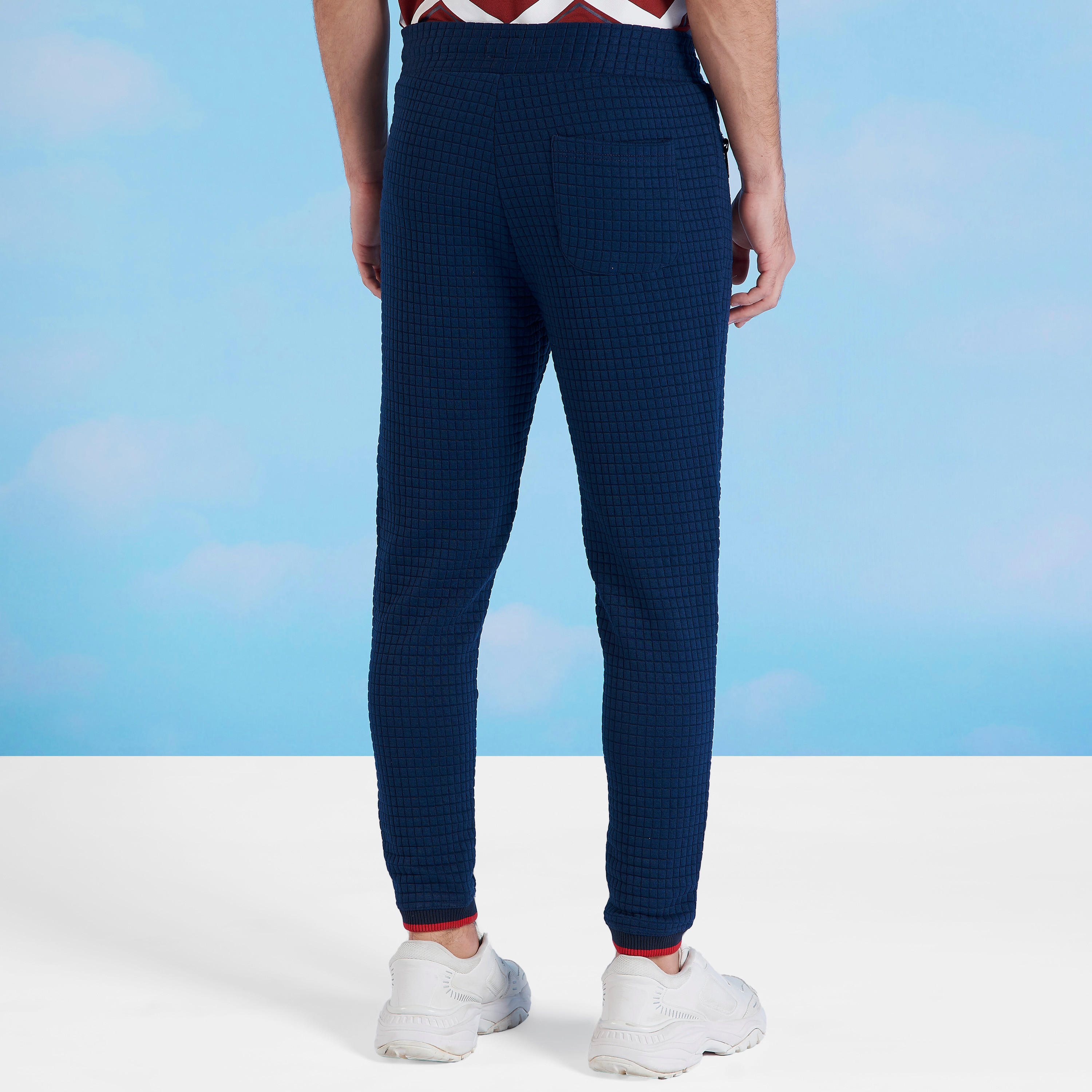 بنطلون رياضي بارز الملمس سليم بخصر مطاطي متوسط الارتفاع-men-clothing-bottoms-joggers-image-13