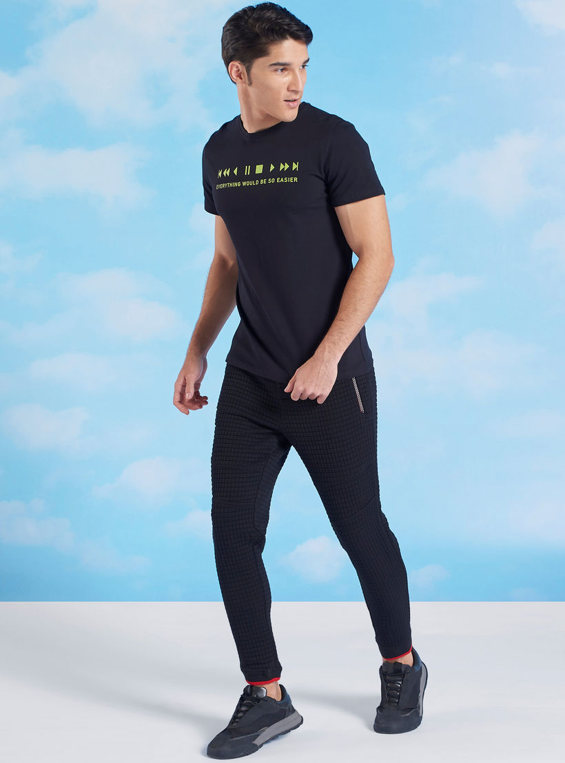 بنطلون رياضي بارز الملمس سليم بخصر مطاطي متوسط الارتفاع-men-clothing-bottoms-joggers-image-2