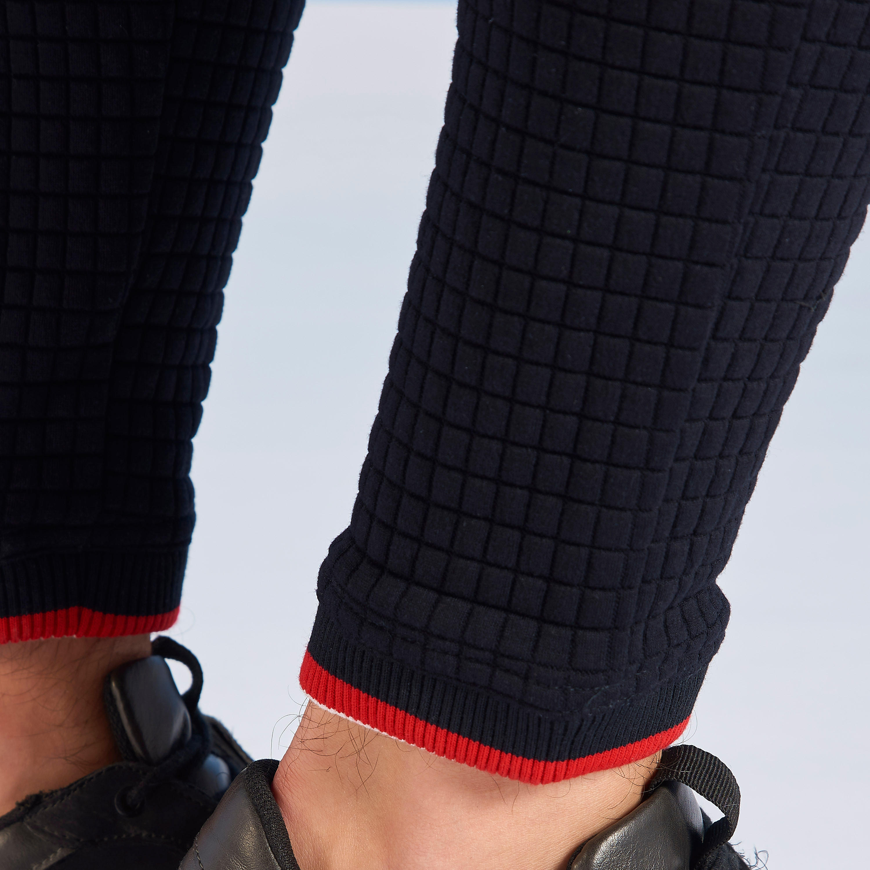 بنطلون رياضي بارز الملمس سليم بخصر مطاطي متوسط الارتفاع-men-clothing-bottoms-joggers-image-6