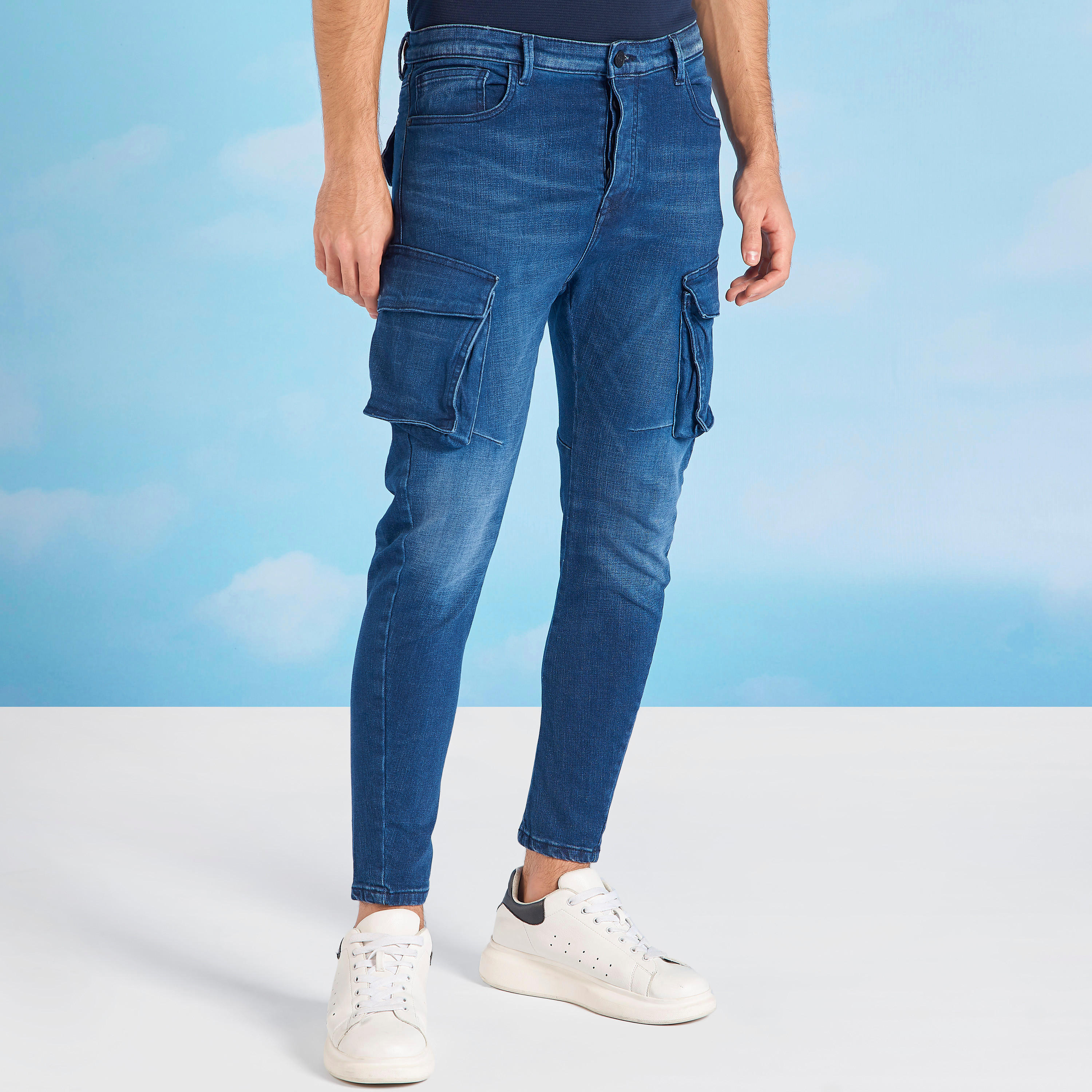 بنطلون جينز كارجو سليم بخصر متوسط الارتفاع وجيوب من آيكونيك-men-clothing-bottoms-jeans-image-1