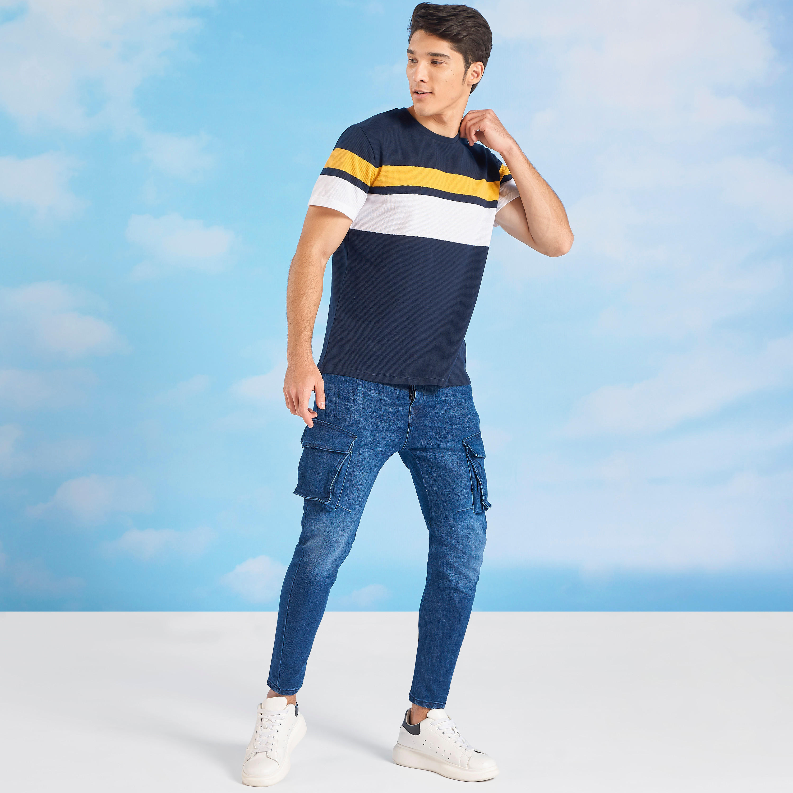 بنطلون جينز كارجو سليم بخصر متوسط الارتفاع وجيوب من آيكونيك-men-clothing-bottoms-jeans-image-2