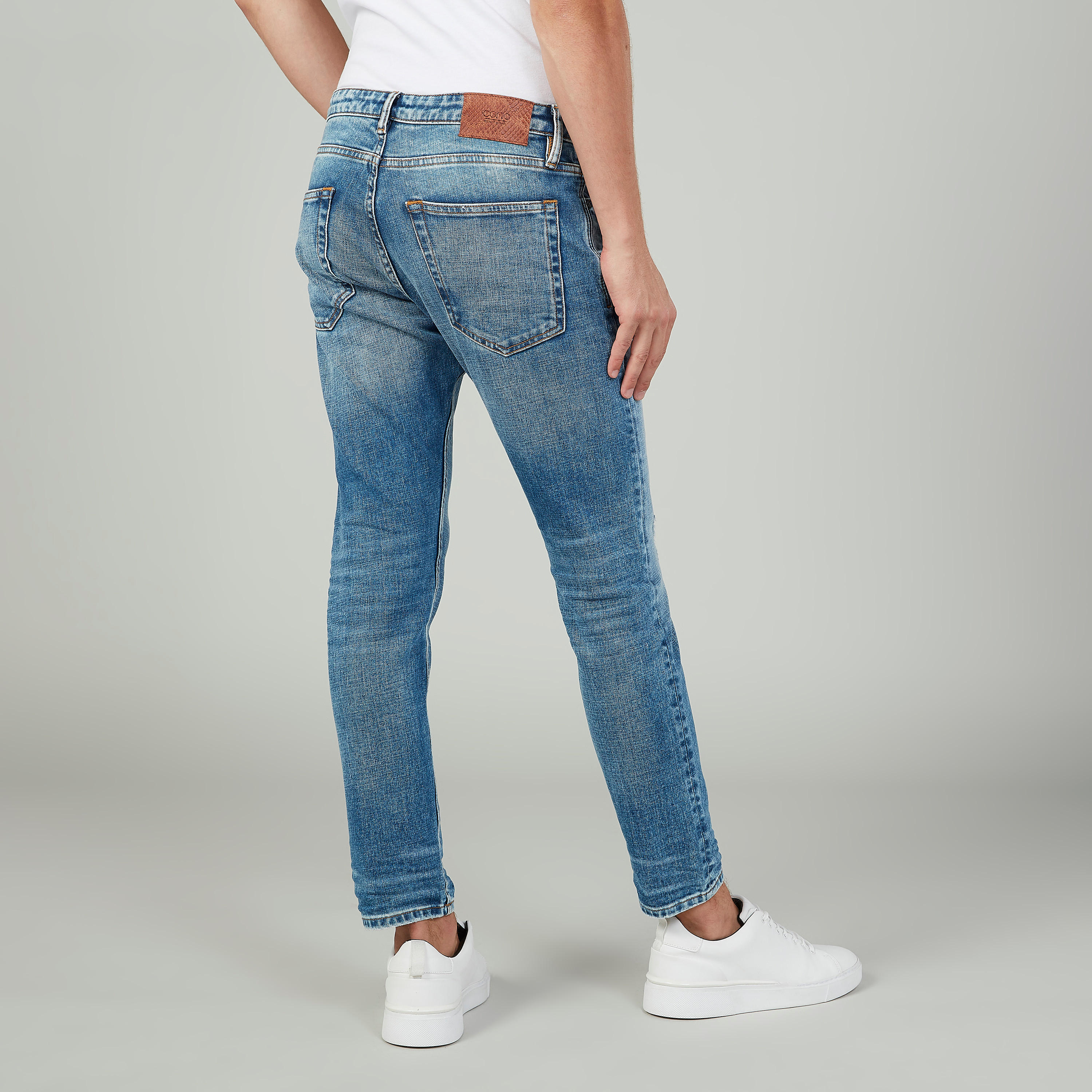 بنطلون جينز سليم سادة بخصر متوسط الارتفاع وجيوب وحلقات للحزام من آيكونيك-men-clothing-bottoms-jeans-image-3