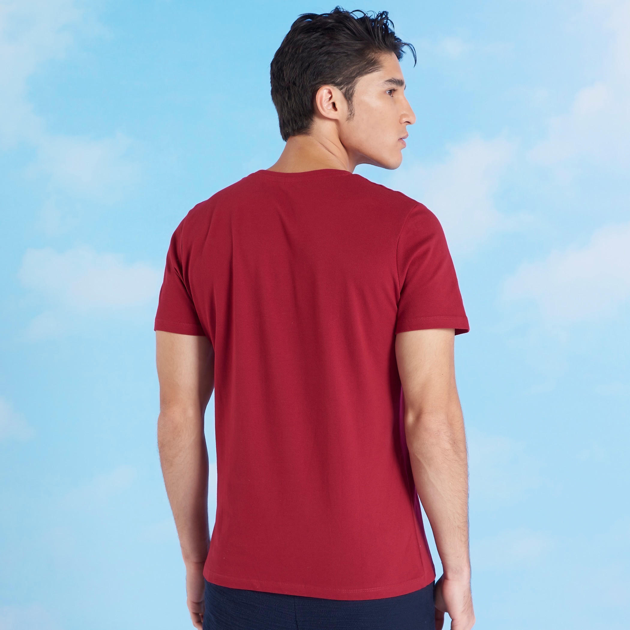 تيشيرت بياقة مستديرة وأكمام قصيرة وطبعات-men-clothing-tshirtsandpolos-tshirts-image-1