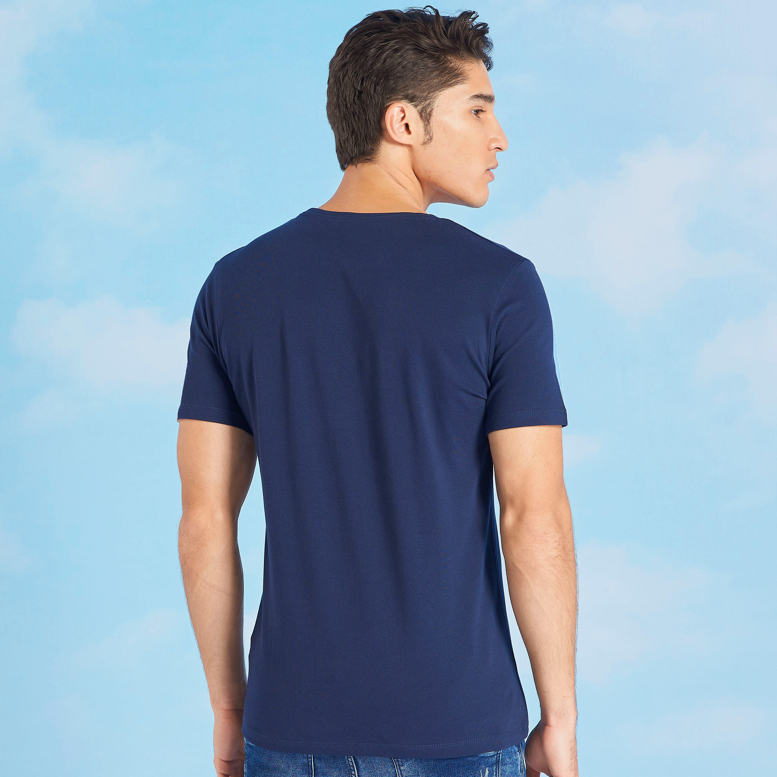 تيشيرت بطبعات وأكمام قصيرة وياقة مستديرة من آيكونيك-men-clothing-tshirtsandpolos-tshirts-image-1