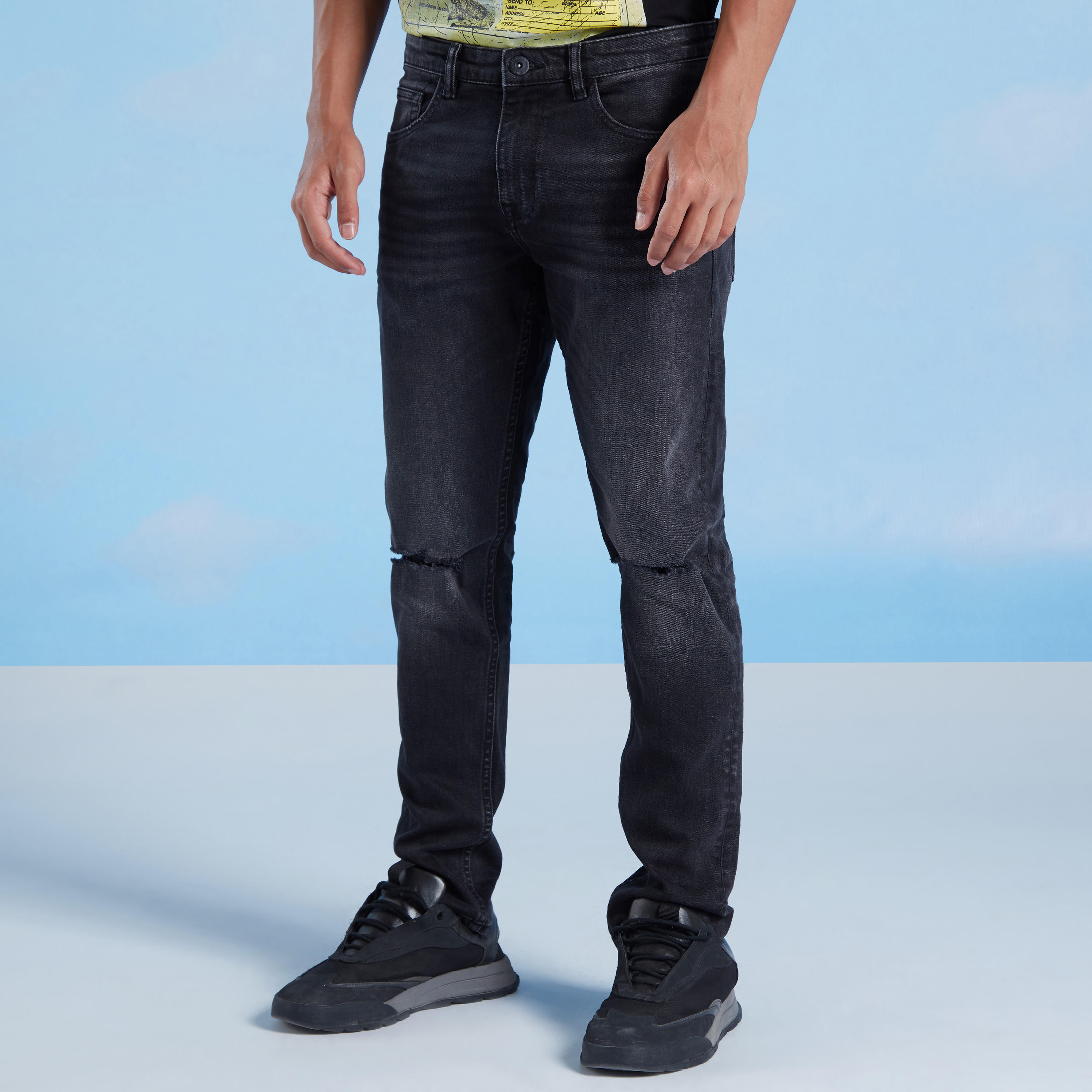بنطلون جينز سليم ممزق بخصر متوسط الارتفاع وجيوب وحلقات للحزام من آيكونيك-men-clothing-bottoms-jeans-image-1