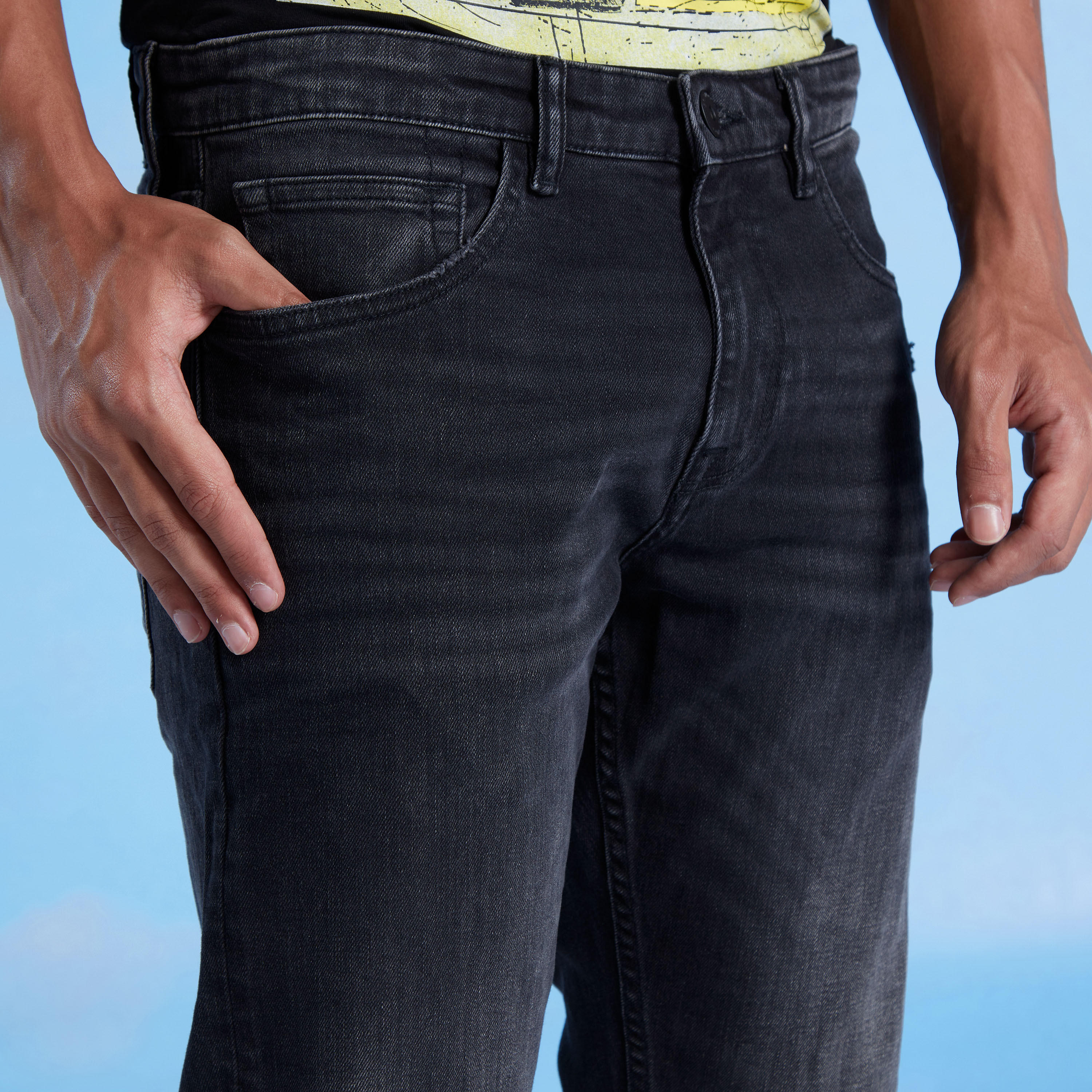 بنطلون جينز سليم ممزق بخصر متوسط الارتفاع وجيوب وحلقات للحزام من آيكونيك-men-clothing-bottoms-jeans-image-3