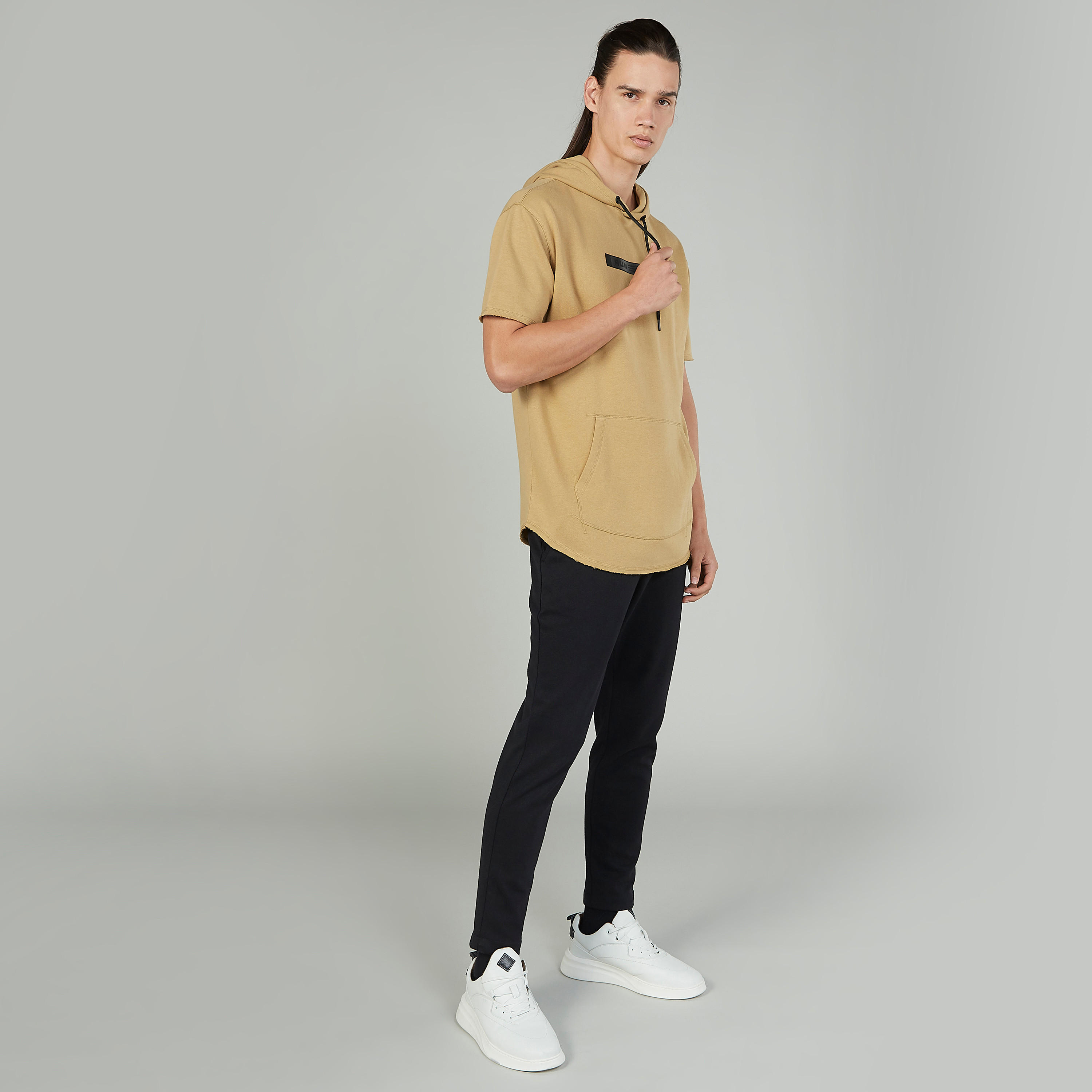 بنطلون سليم سادة بخصر مطّاطي من آيكونيك-men-clothing-bottoms-trousersandchinos-trousers-image-2