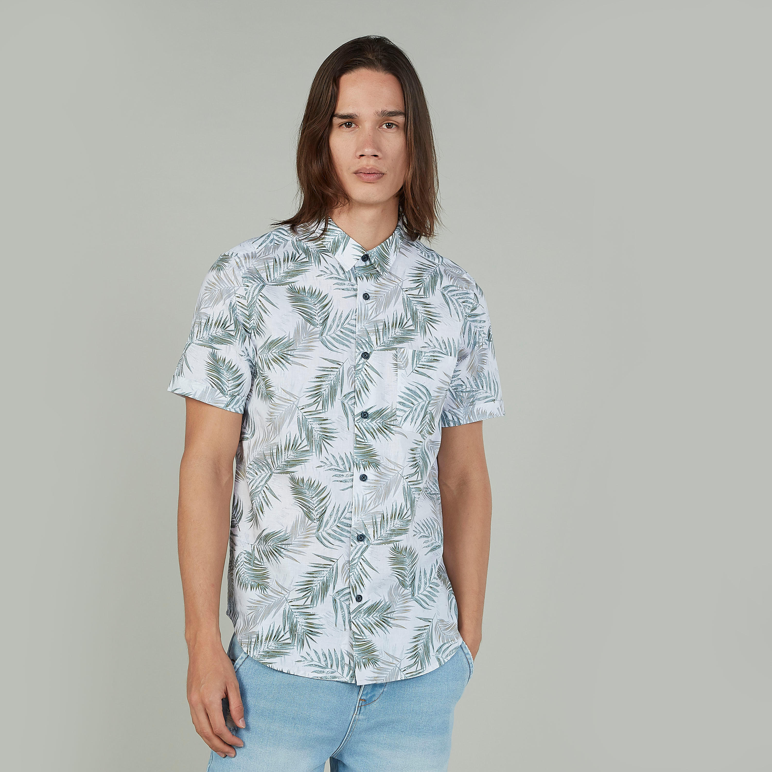 قميص سليم بياقة عاديّة وأكمام قصيرة و طبعات من آيكونيك-men-clothing-shirts-image-1