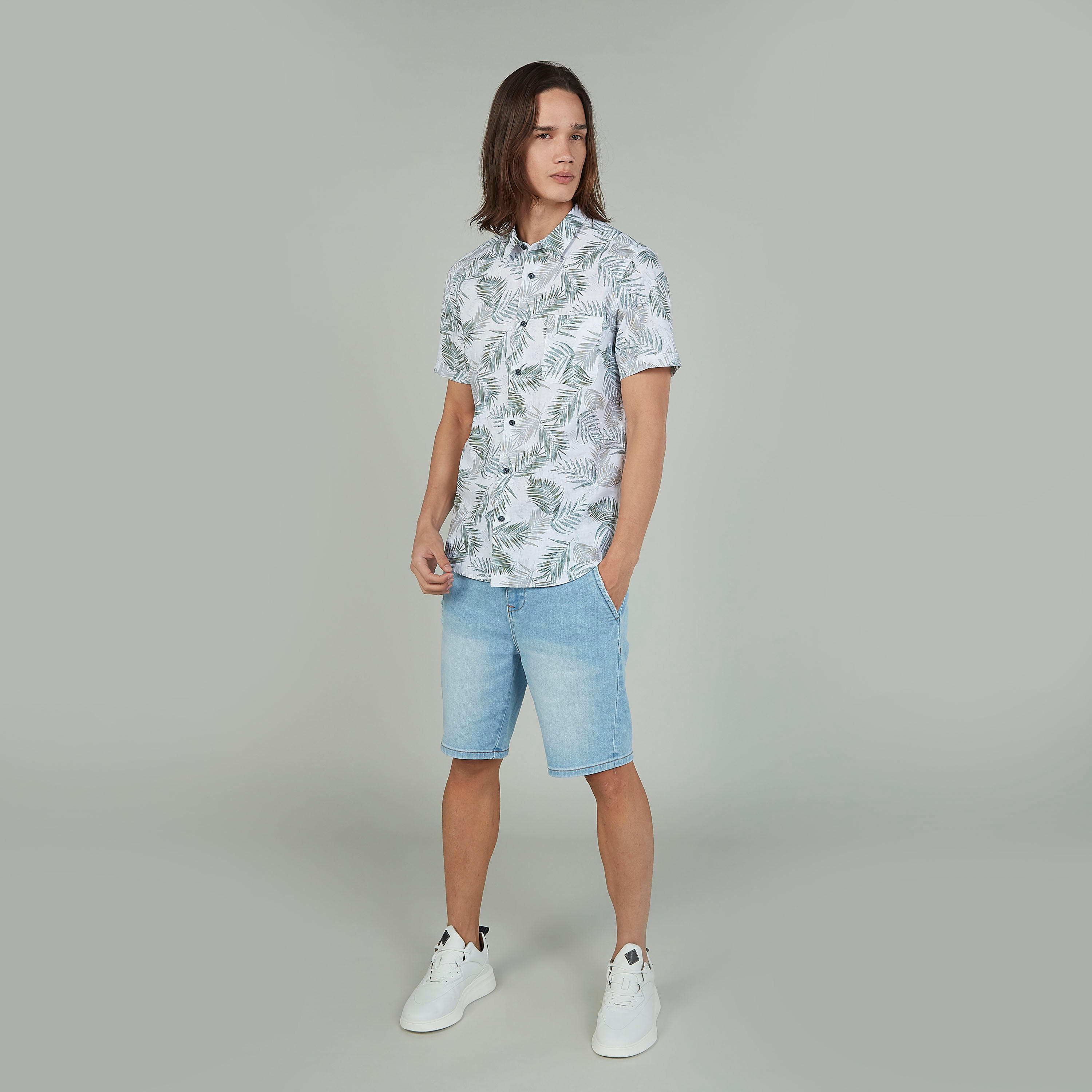 قميص سليم بياقة عاديّة وأكمام قصيرة و طبعات من آيكونيك-men-clothing-shirts-image-2
