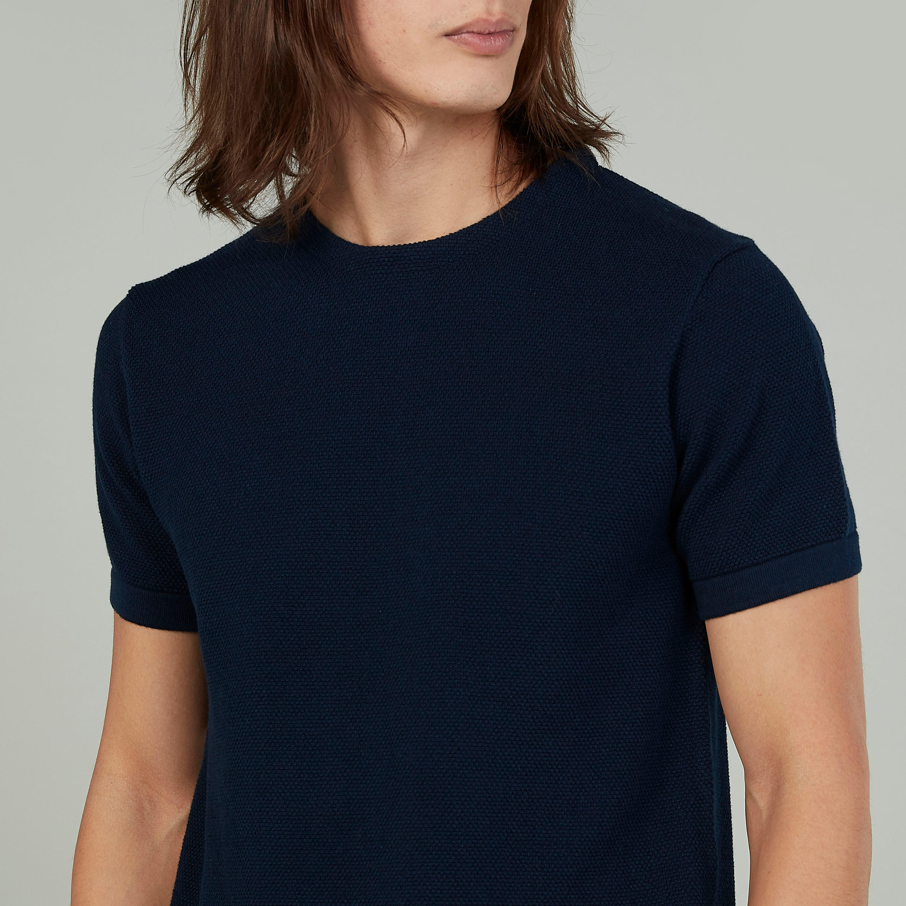 تيشيرت سليم بياقة ضيّقة وأكمام قصيرة وطبعات من آيكونيك-men-clothing-tshirtsandpolos-tshirts-image-3
