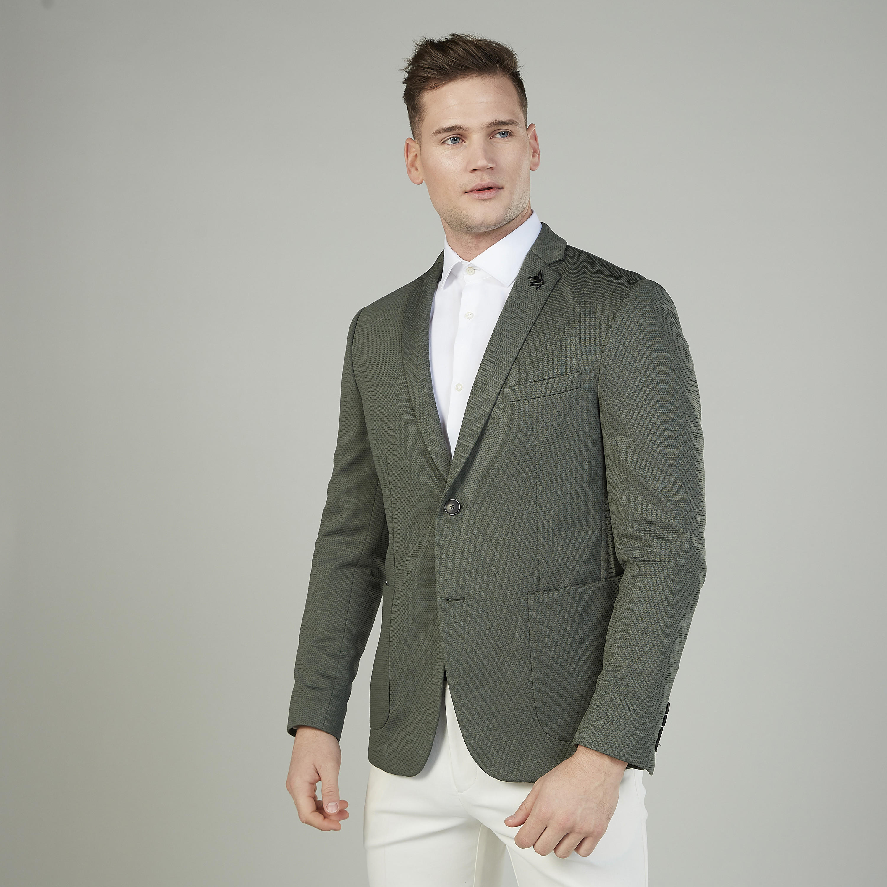 جاكيت رسمي بارز الملمس بأكمام طويلة من آيكونيك-men-winterwear-jacketsandblazers-image-1