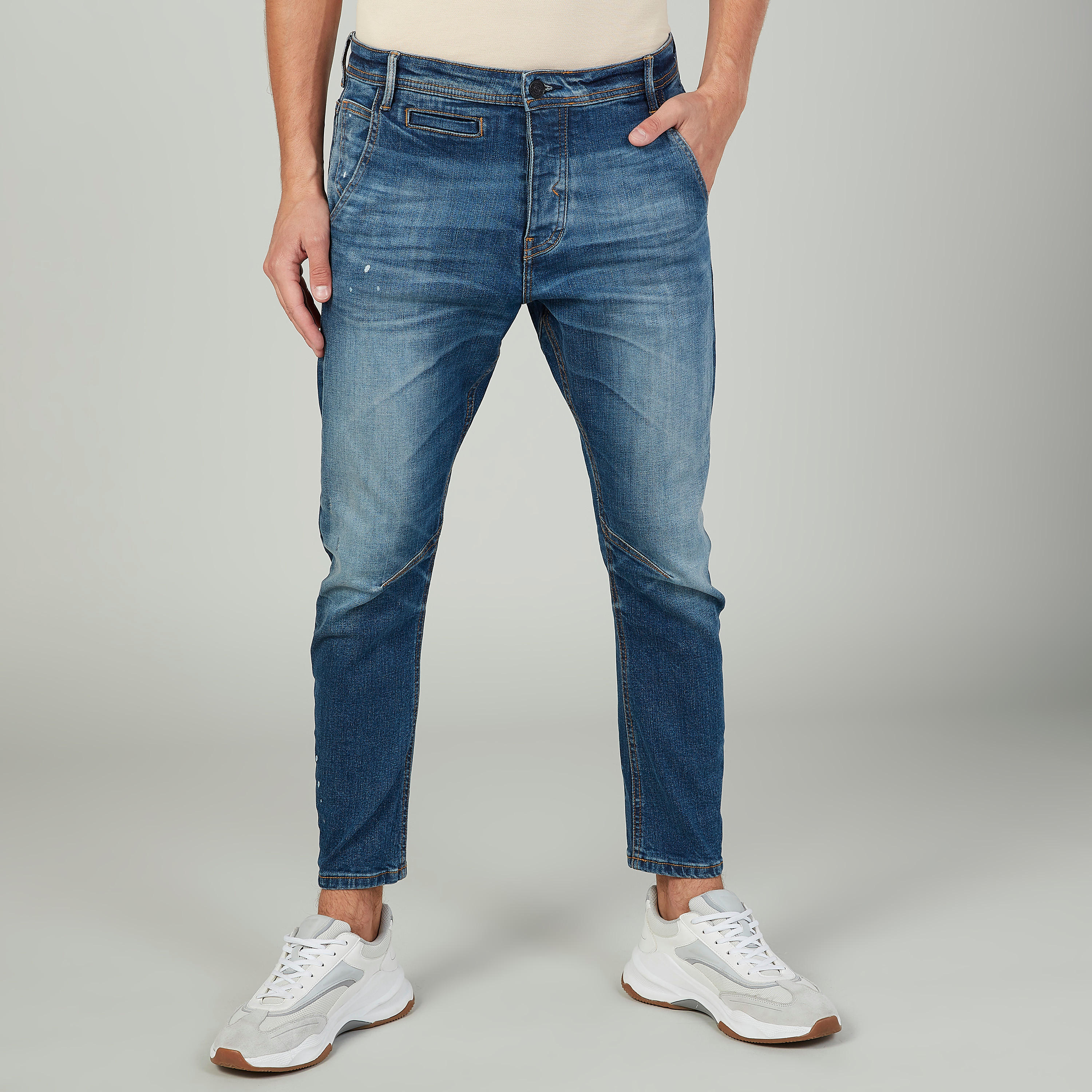 بنطلون جينز بقصة سليم سادة بخصر متوسط الارتفاع وجيوب وعراوي حزام من آيكونيك-men-clothing-bottoms-jeans-image-1