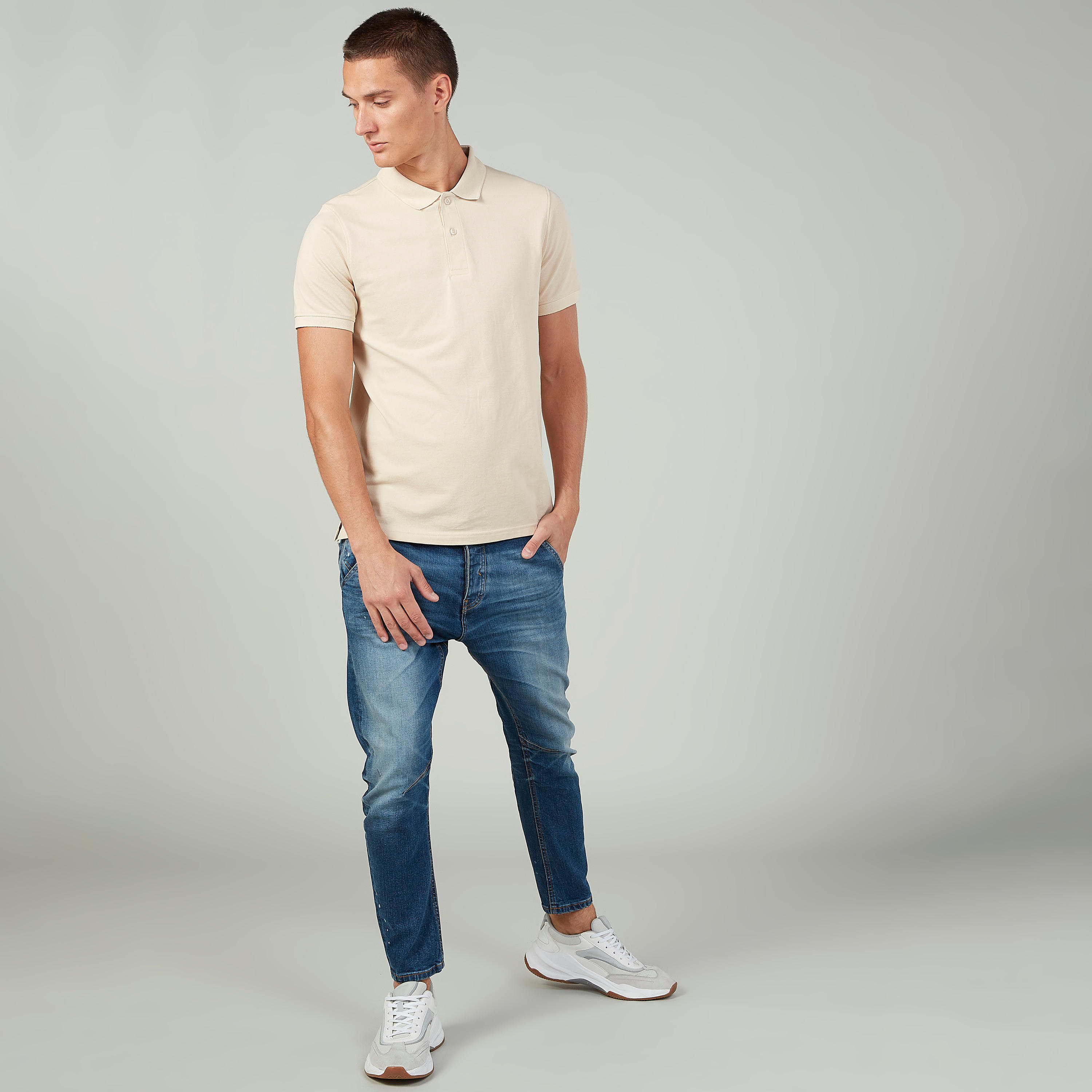 بنطلون جينز بقصة سليم سادة بخصر متوسط الارتفاع وجيوب وعراوي حزام من آيكونيك-men-clothing-bottoms-jeans-image-2