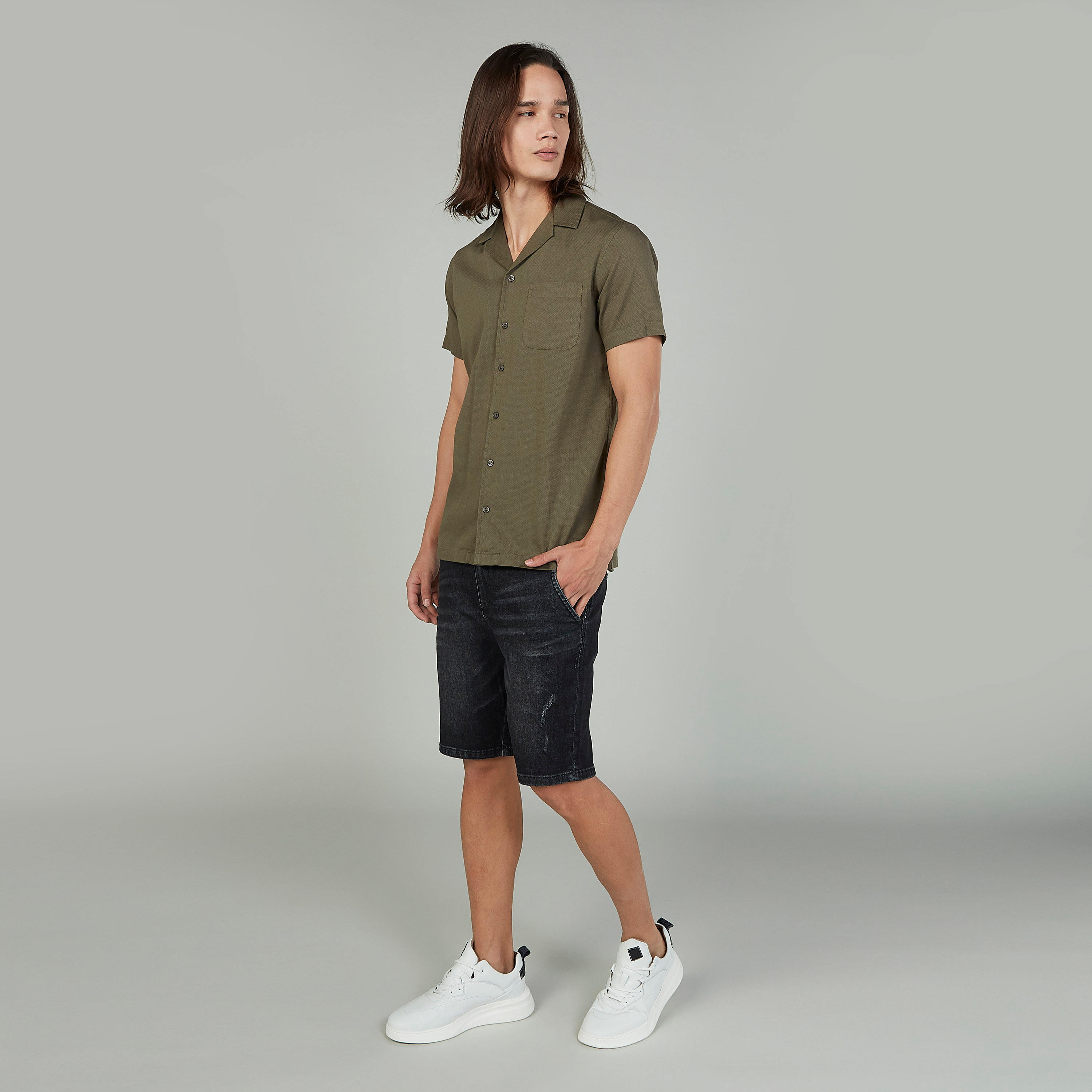 قميص سليم سادة بأكمام قصيرة وجيب على الصدر من آيكونيك-men-clothing-shirts-image-2