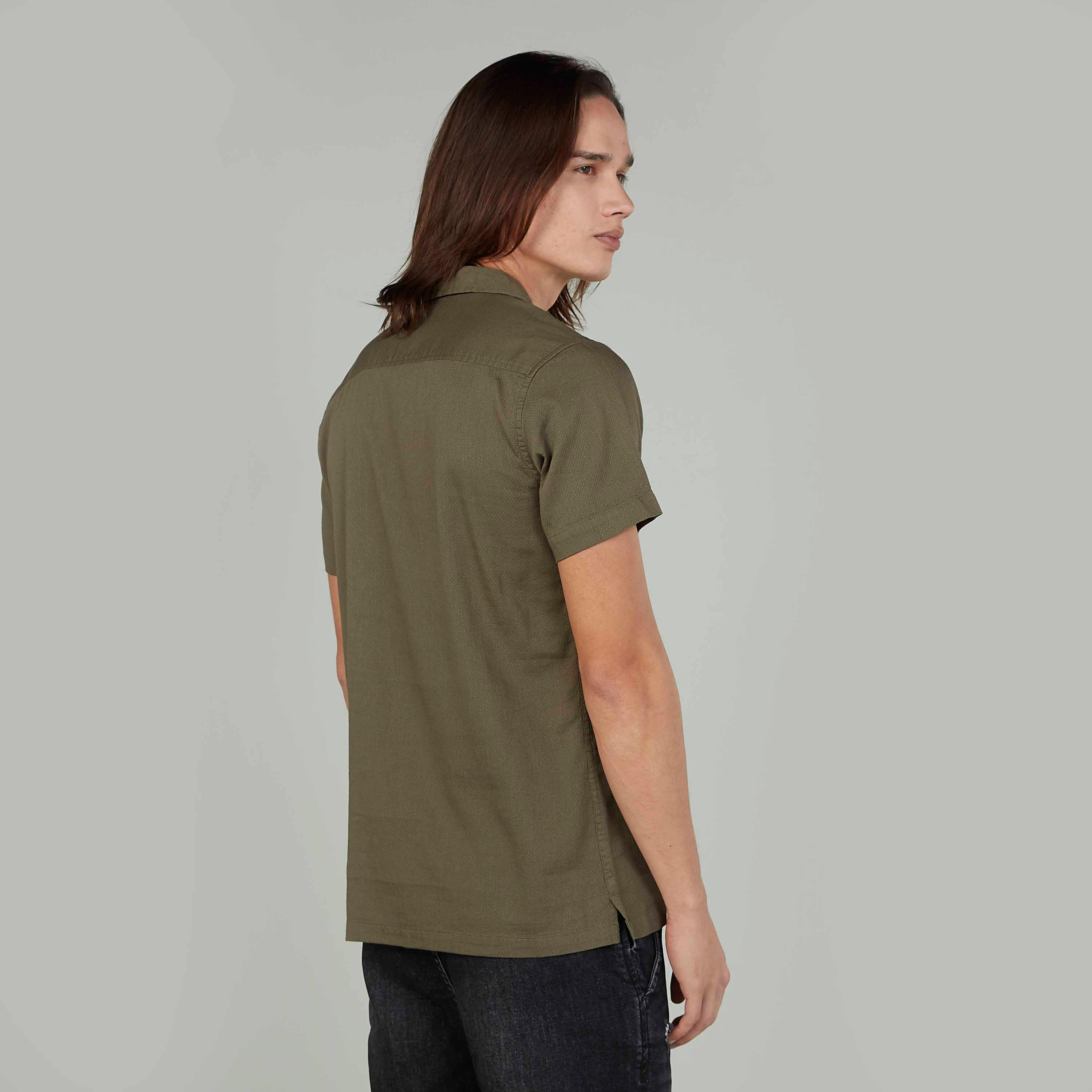 قميص سليم سادة بأكمام قصيرة وجيب على الصدر من آيكونيك-men-clothing-shirts-image-4