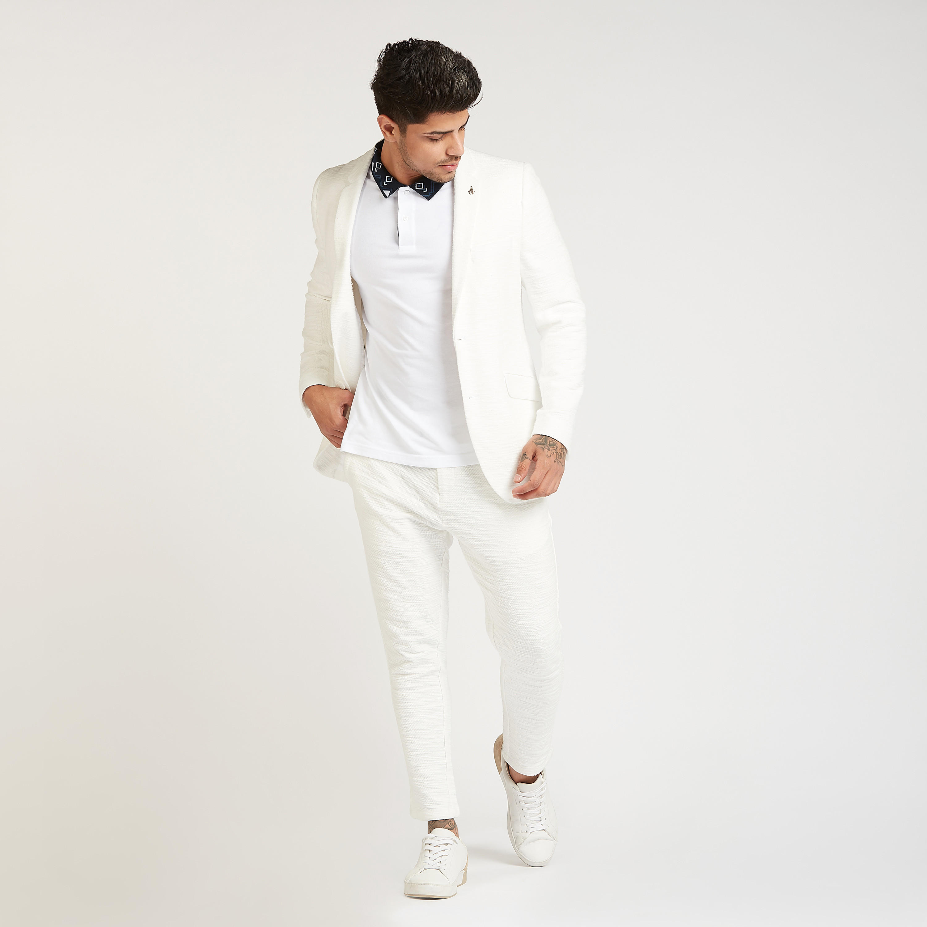 تيشيرت بولو بقصة سليم بارز الملمس بأكمام قصيرة من آيكونيك-men-clothing-tshirtsandpolos-polos-image-2