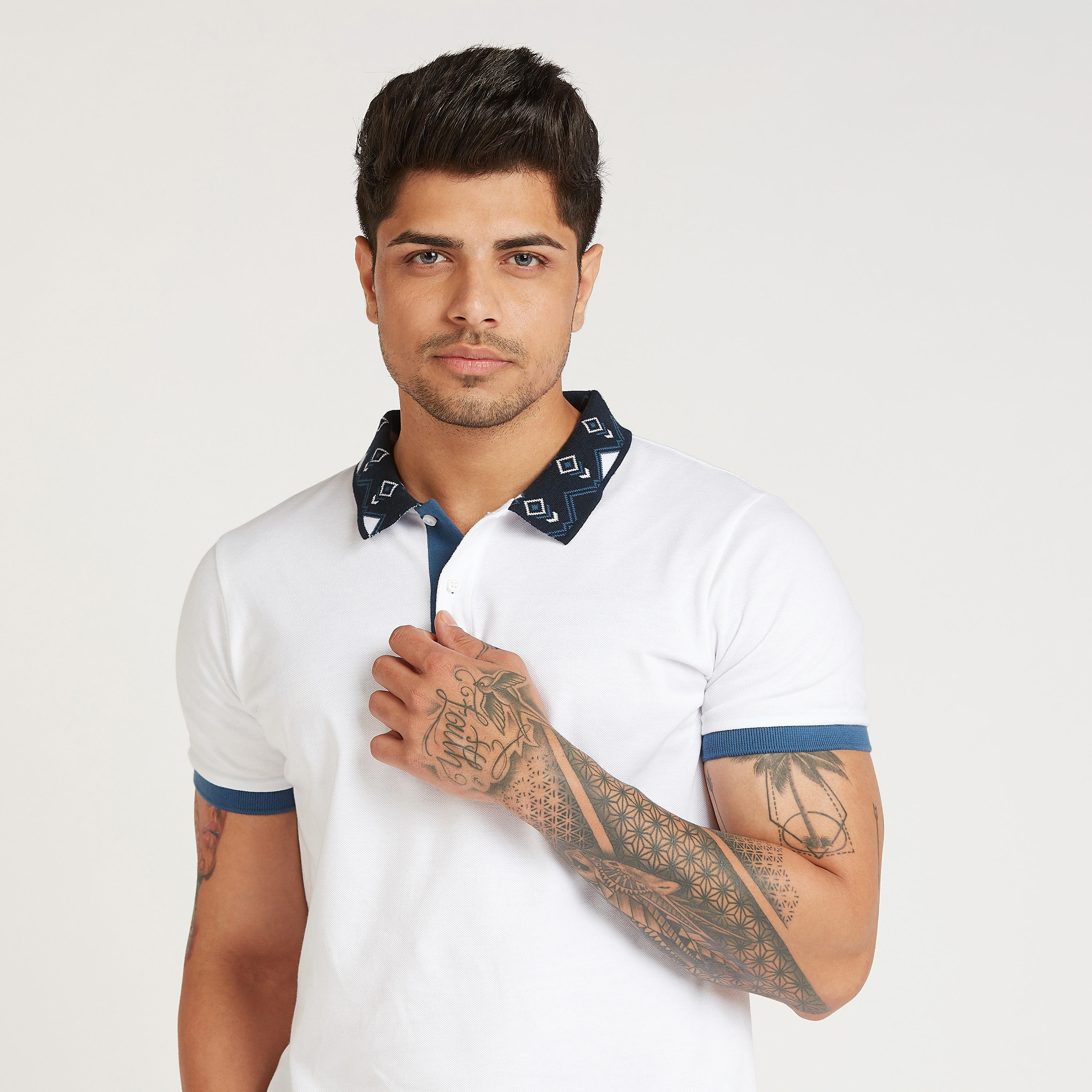 تيشيرت بولو بقصة سليم بارز الملمس بأكمام قصيرة من آيكونيك-men-clothing-tshirtsandpolos-polos-image-3