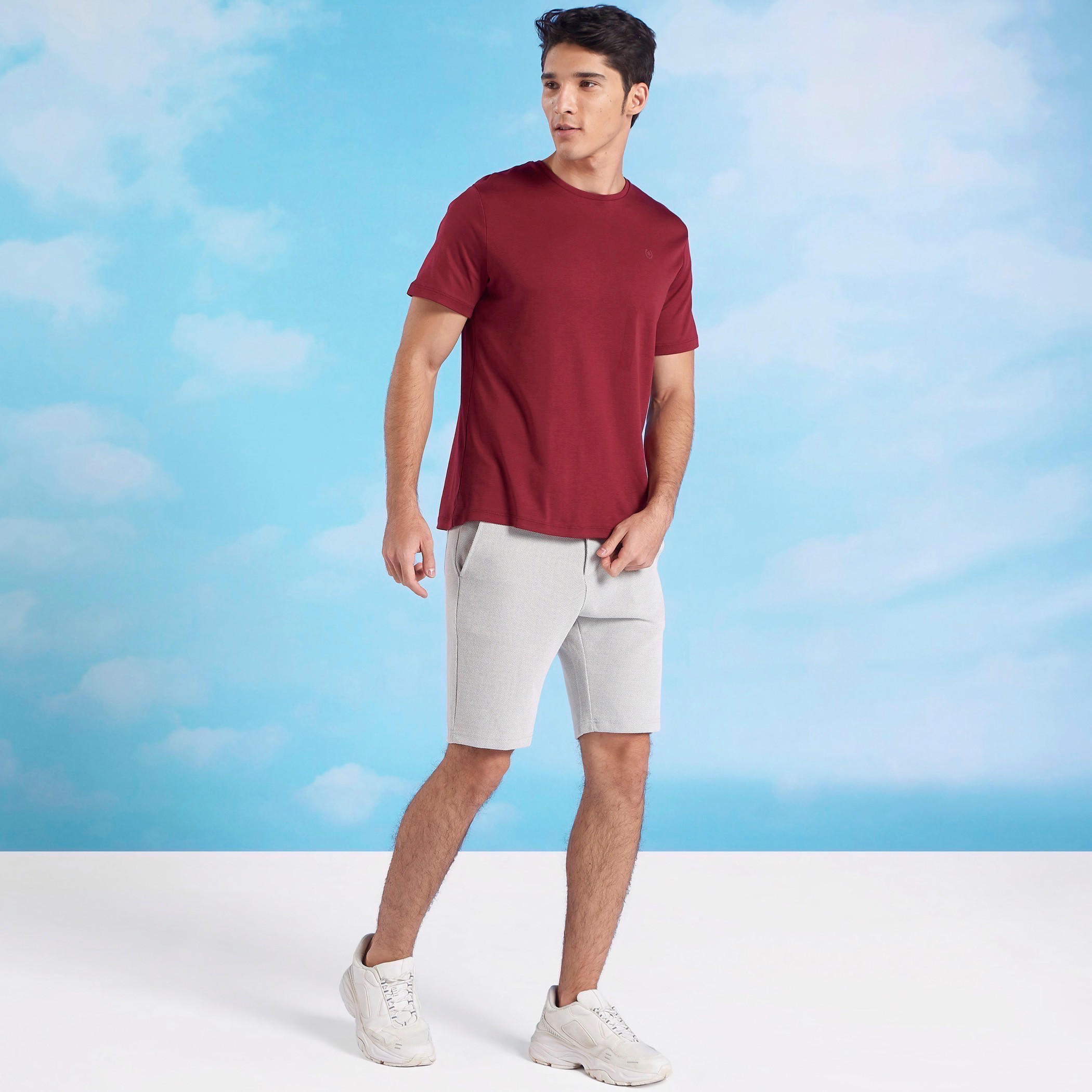 شورت بارز الملمس بتفاصيل جيوب وعراوي حزام-men-clothing-bottoms-shorts-image-2