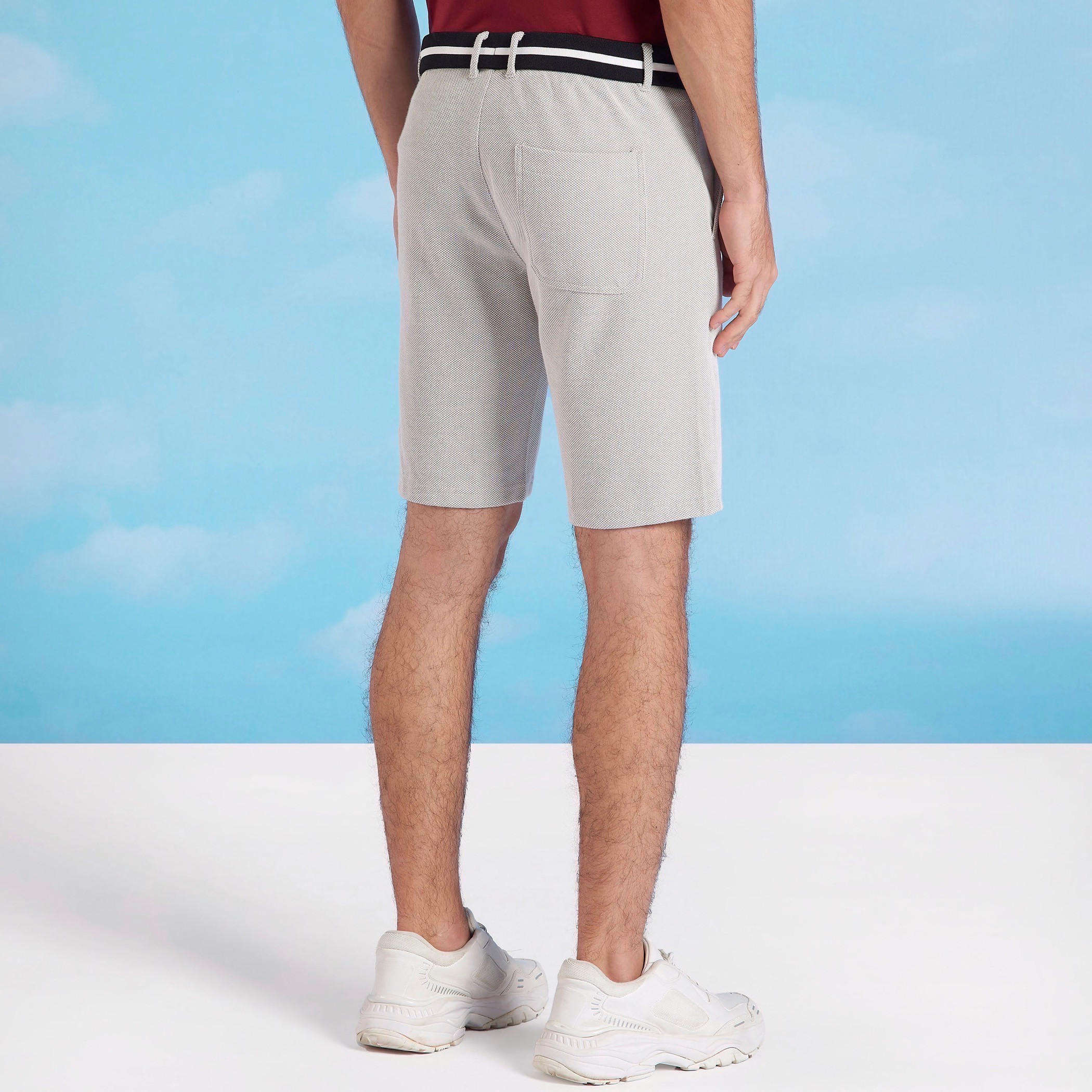 شورت بارز الملمس بتفاصيل جيوب وعراوي حزام-men-clothing-bottoms-shorts-image-5